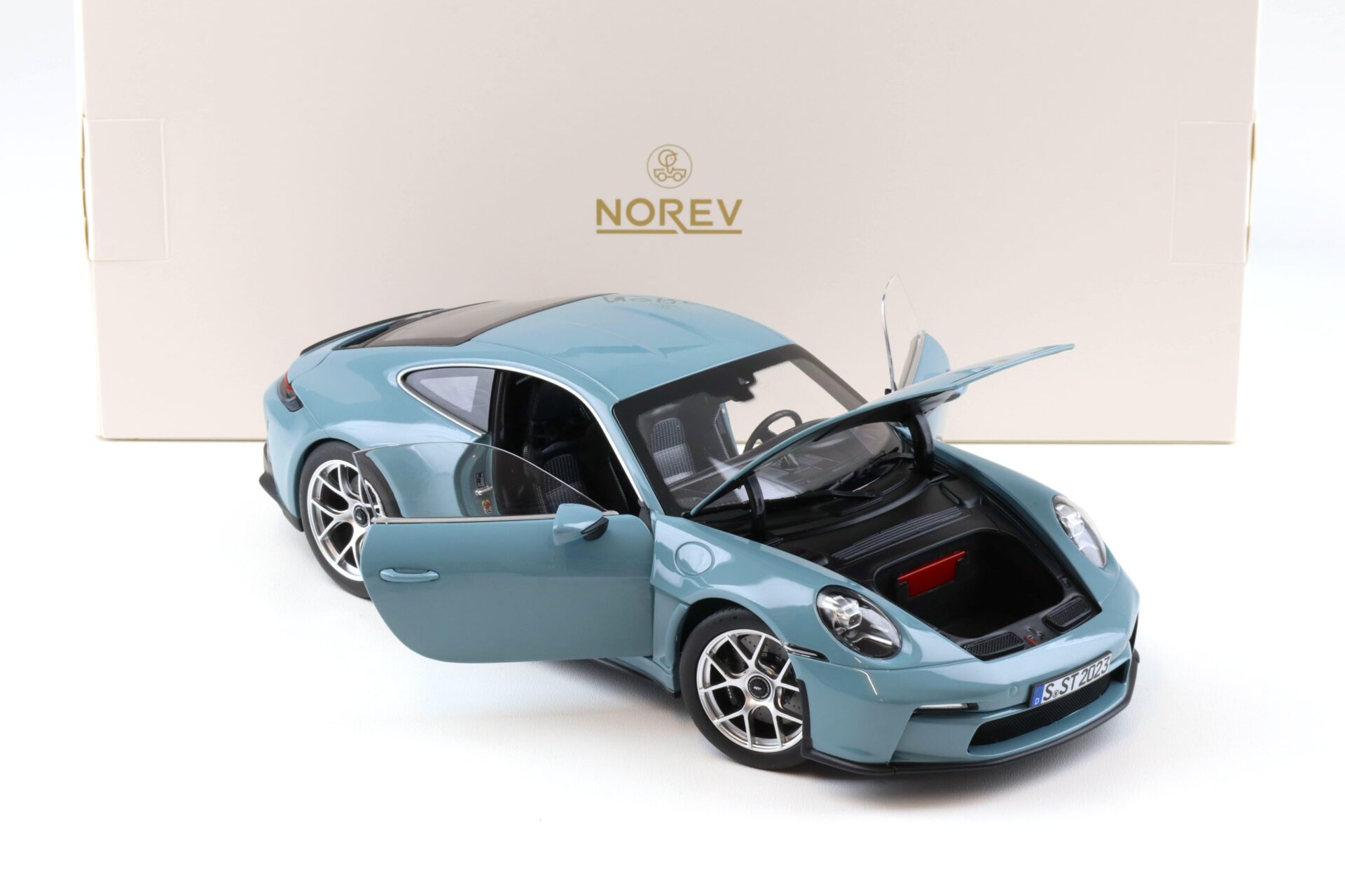 1:18 Norev Porsche 911 992 S/T Coupe 2023 Meissen blue 187470
