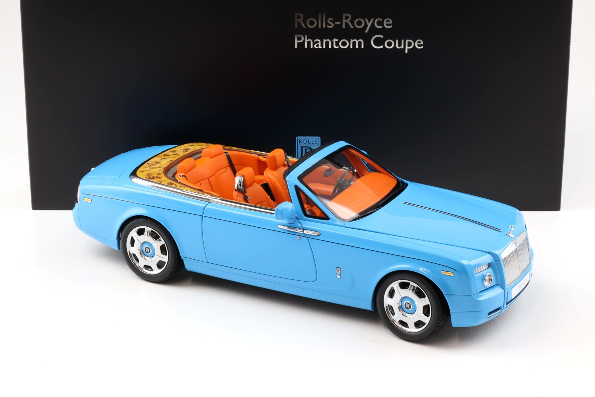 1:18 Kyosho Rolls Royce Phantom Drophead Coupe light blue KS08871BL