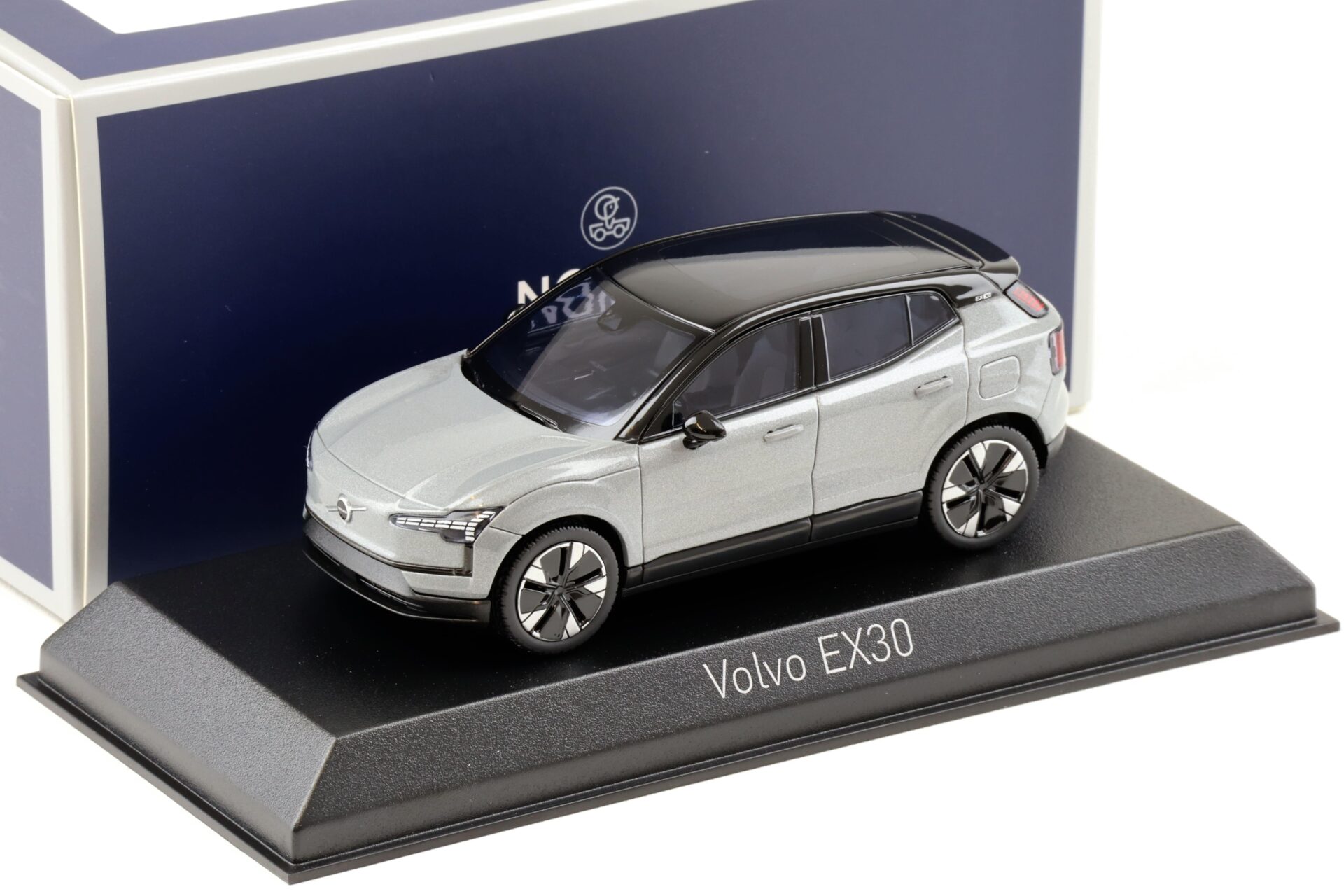 1:43 Norev Volvo EX30 2024 Vapour grey 870070