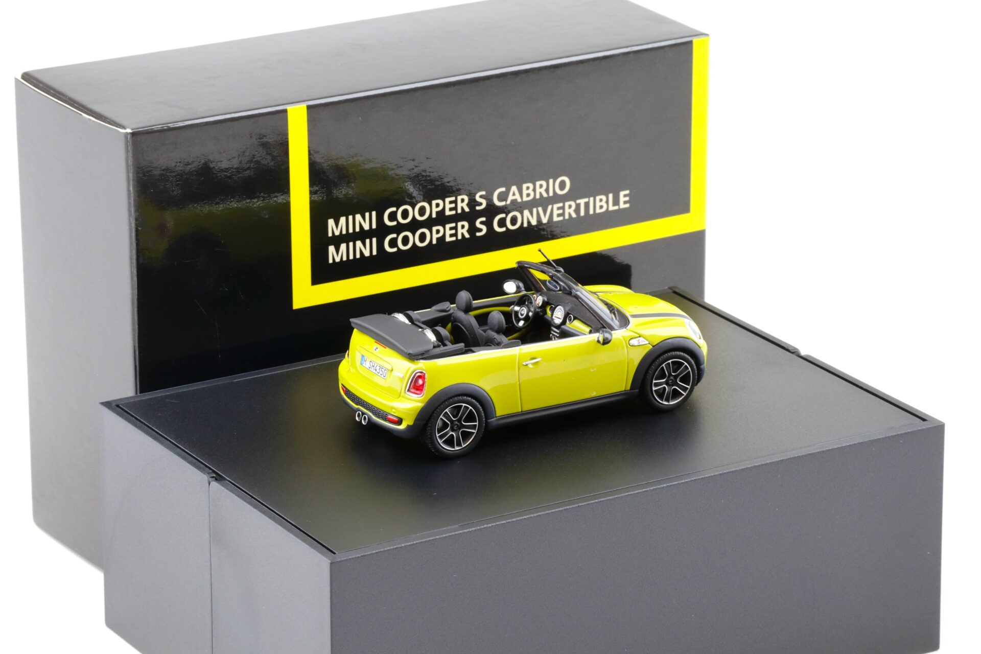 1:43 Minichamps Mini Cooper S R57 Convertible Interchange yellow DEALER VERSION