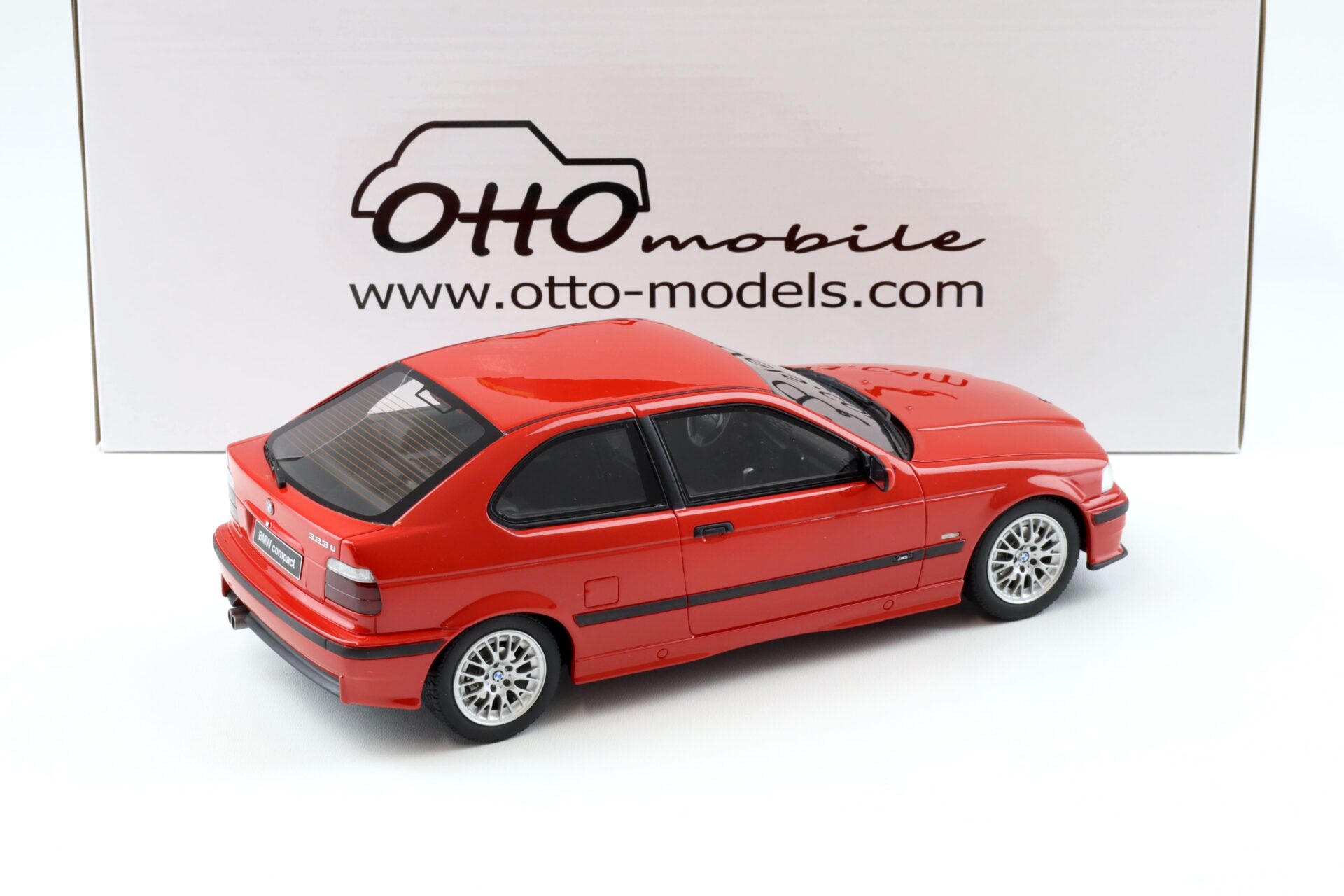 1:18 OTTO mobile OT372 BMW 323ti Compact E36 red M-Pack 1998