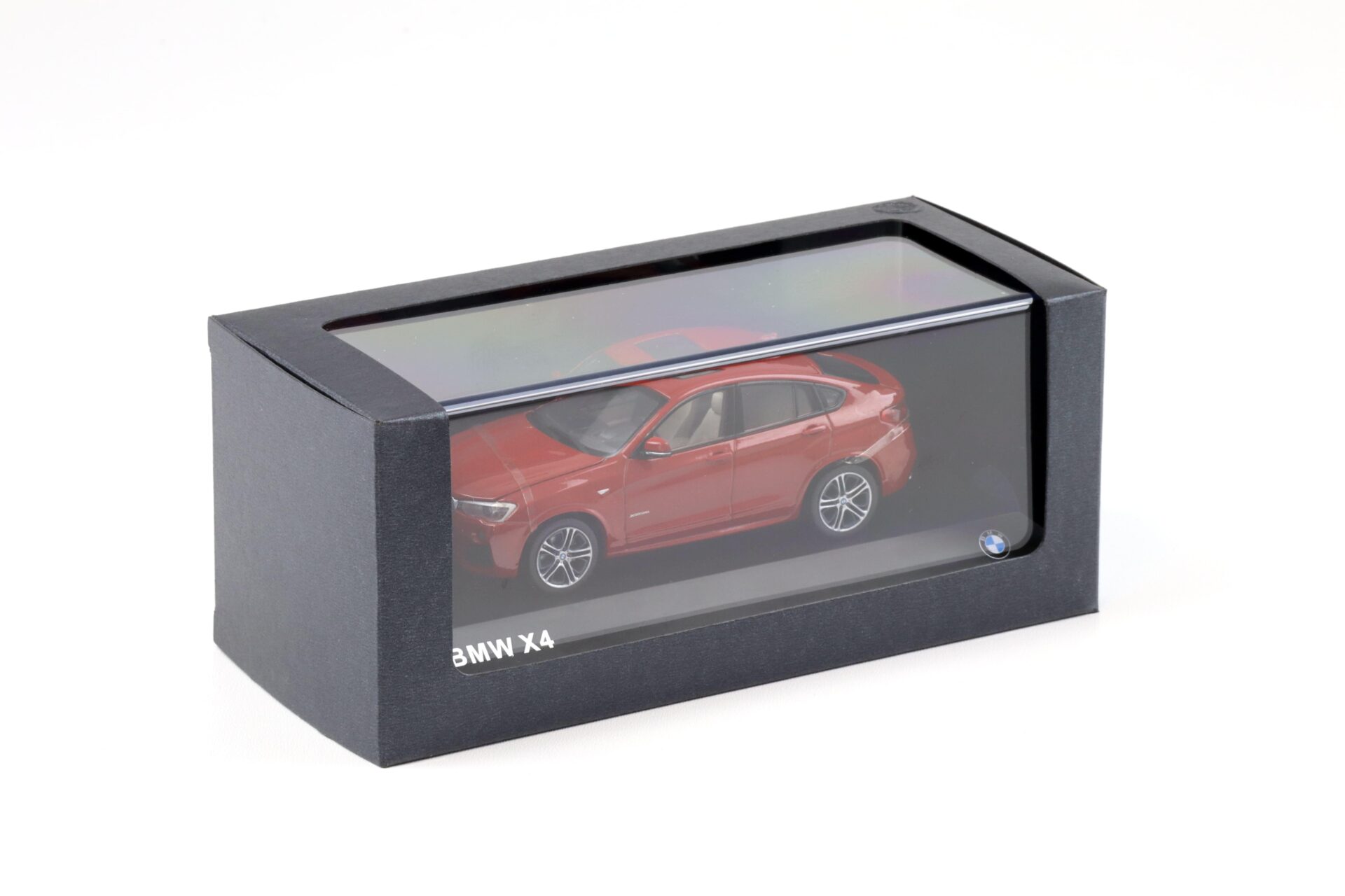 1:43 Herpa BMW X4 (F26) melbourne red DEALER VERSION