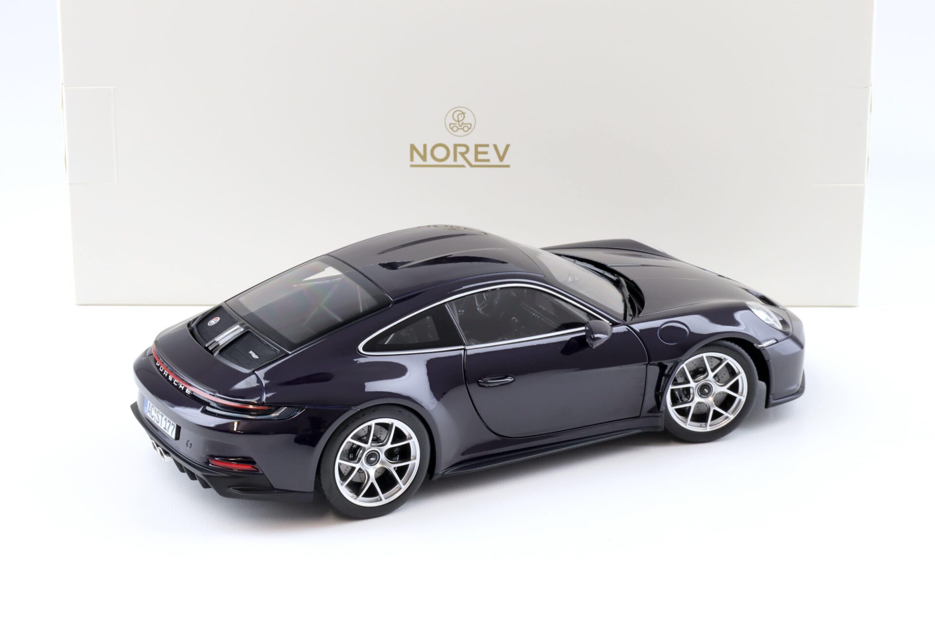 1:18 Norev Porsche 911 992 S/T Coupe 2023 PTS viola metallic - Limited 400 pcs.