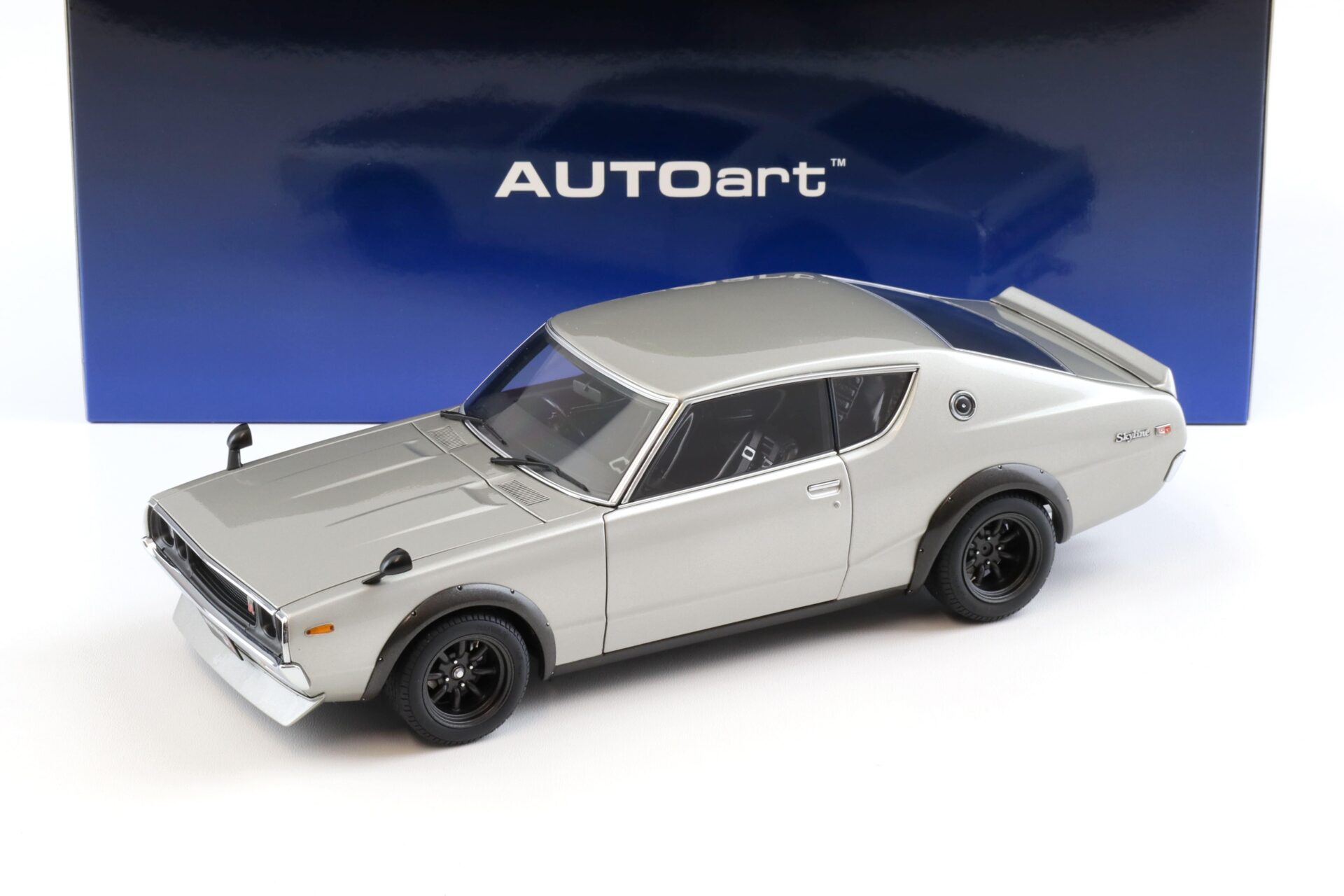 1:18 AUTOart Nissan Skyline 2000 GT-R (KPGC110) Tuned Version silver 77466