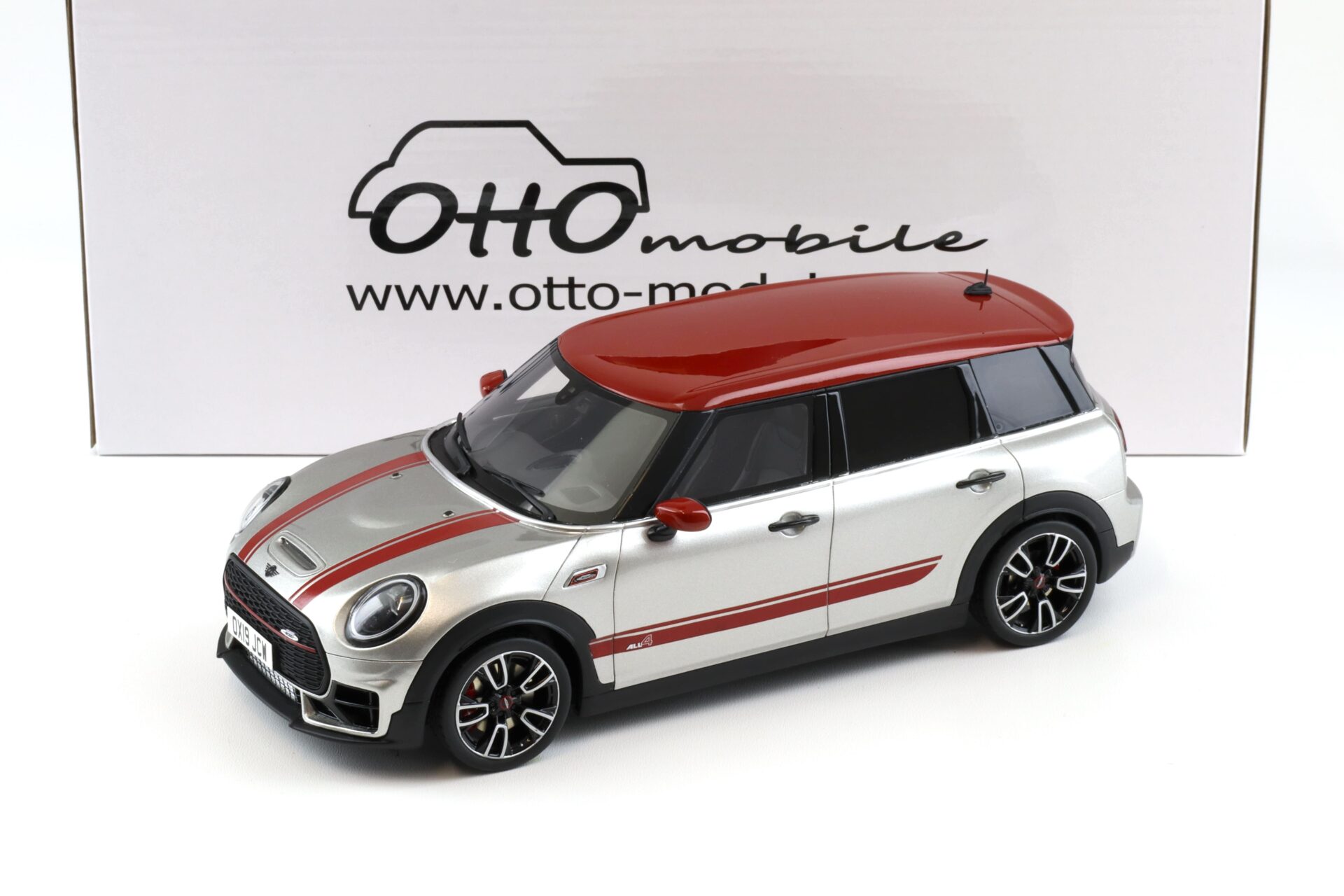 1:18 OTTO mobile OT1106 Mini Clubman (F54) JCW Melting silver III 2021