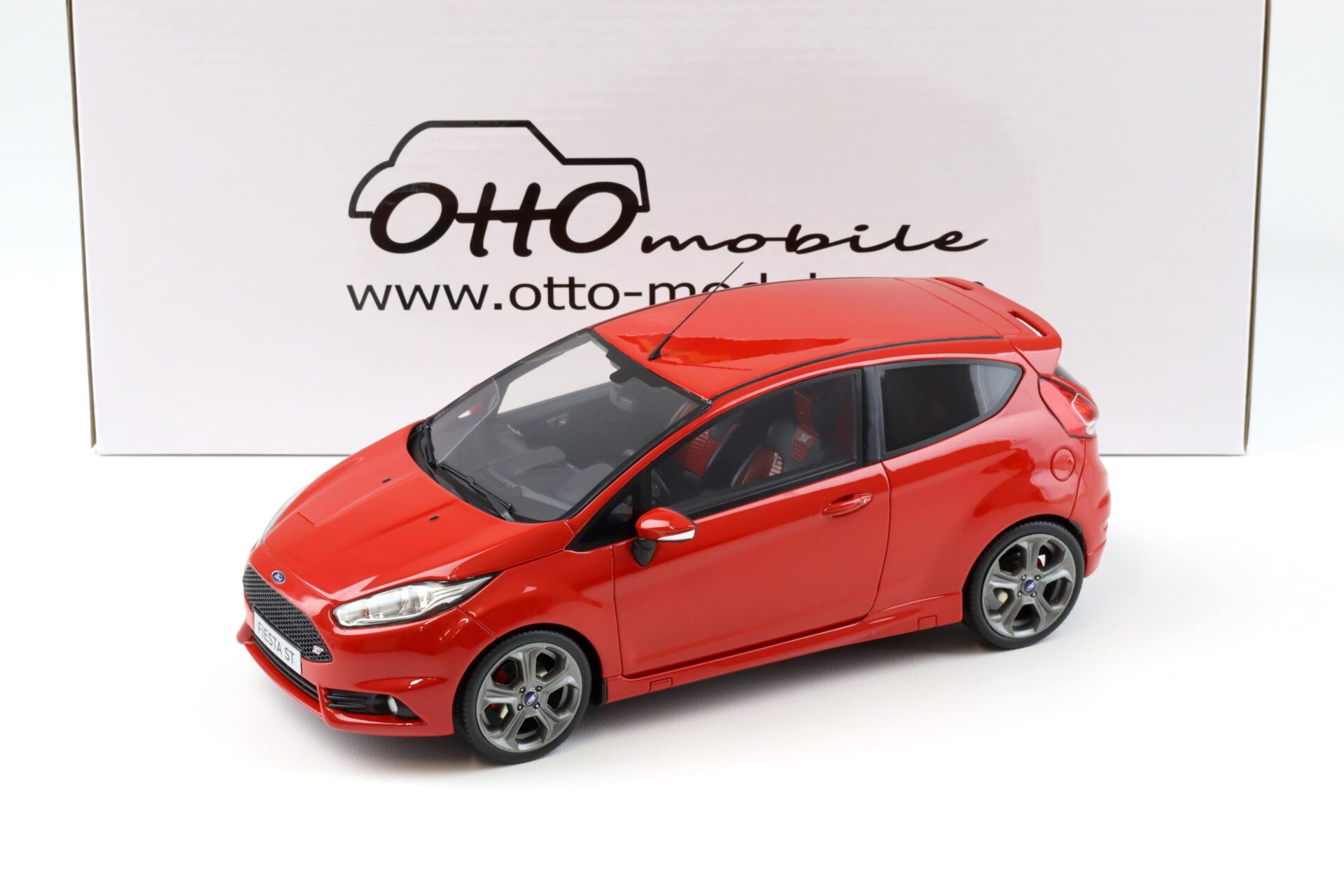1:18 OTTO mobile OT1087 Ford Fiesta ST MK7 Race red 2016
