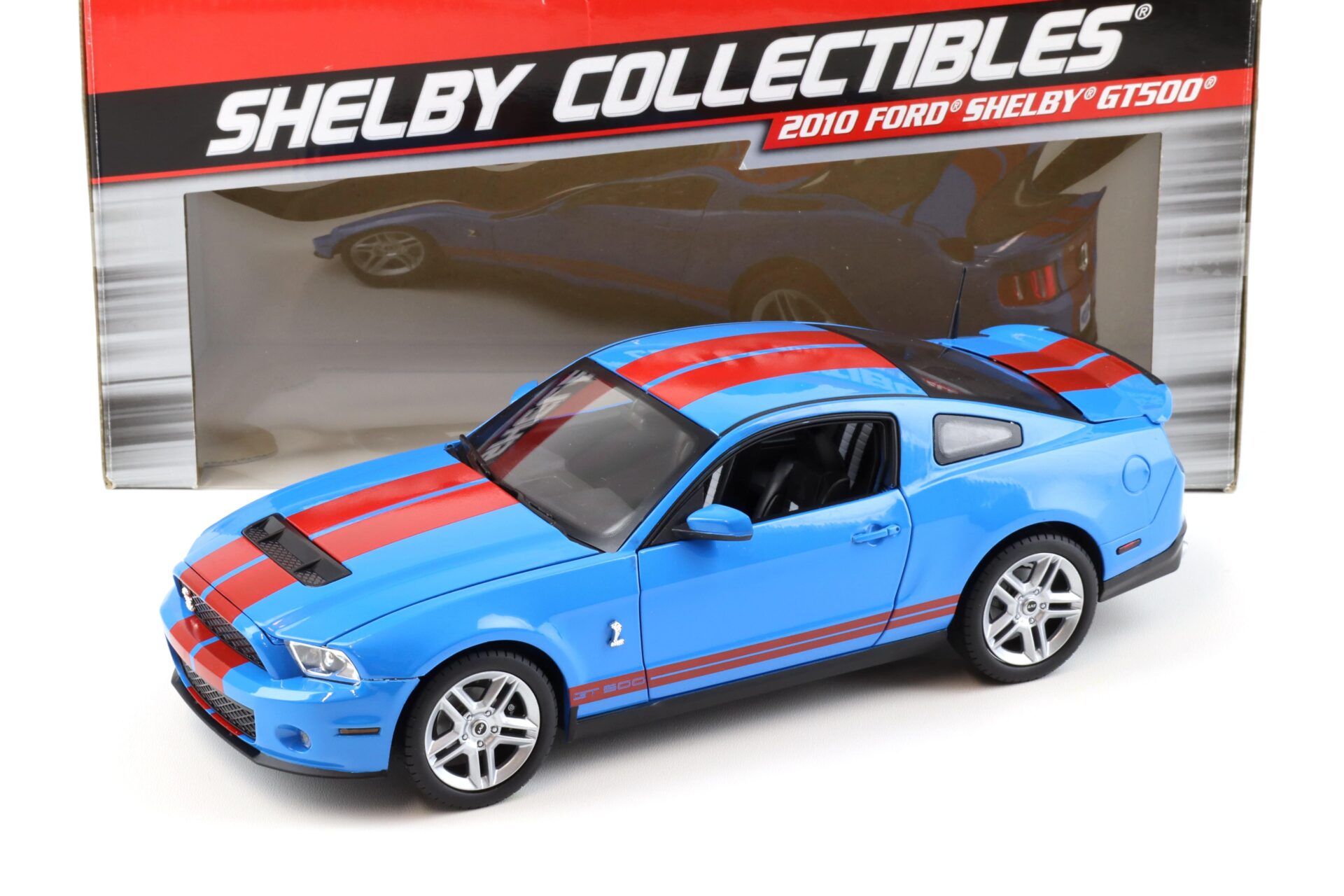 1:18 Shelby Collectibles 2010 Ford Shelby GT500 Coupe blue with red stripes