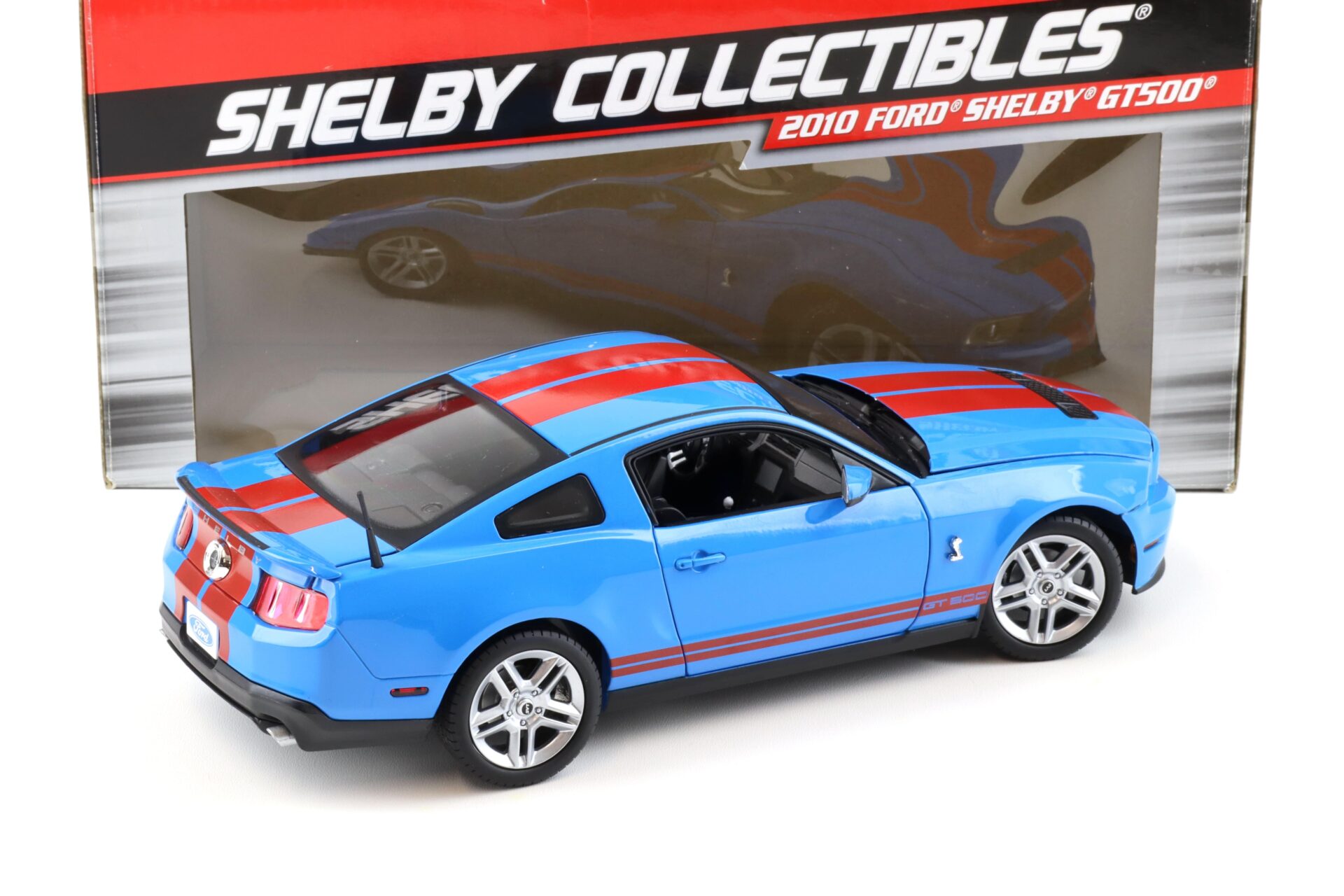 1:18 Shelby Collectibles 2010 Ford Shelby GT500 Coupe blue with red stripes