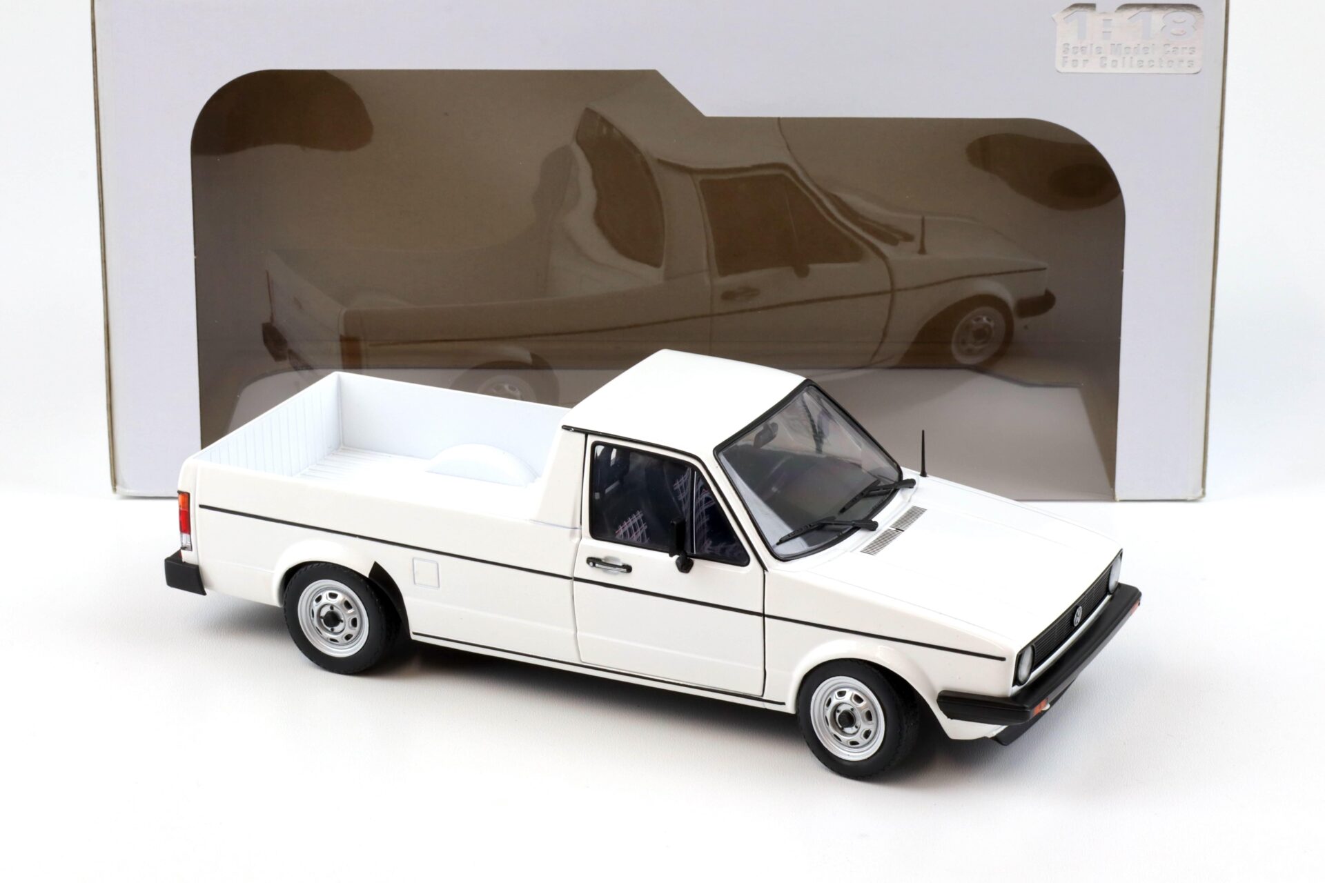 1:18 Solido VW Caddy MK1 white 1982