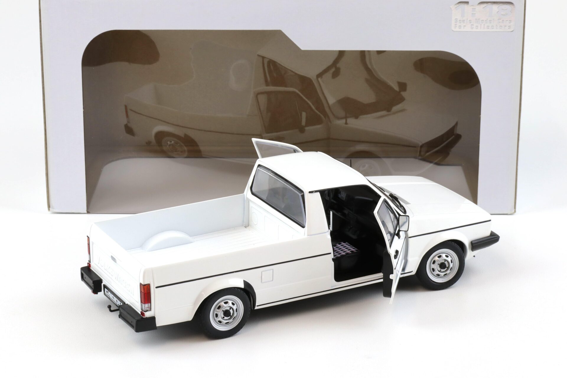 1:18 Solido VW Caddy MK1 white 1982
