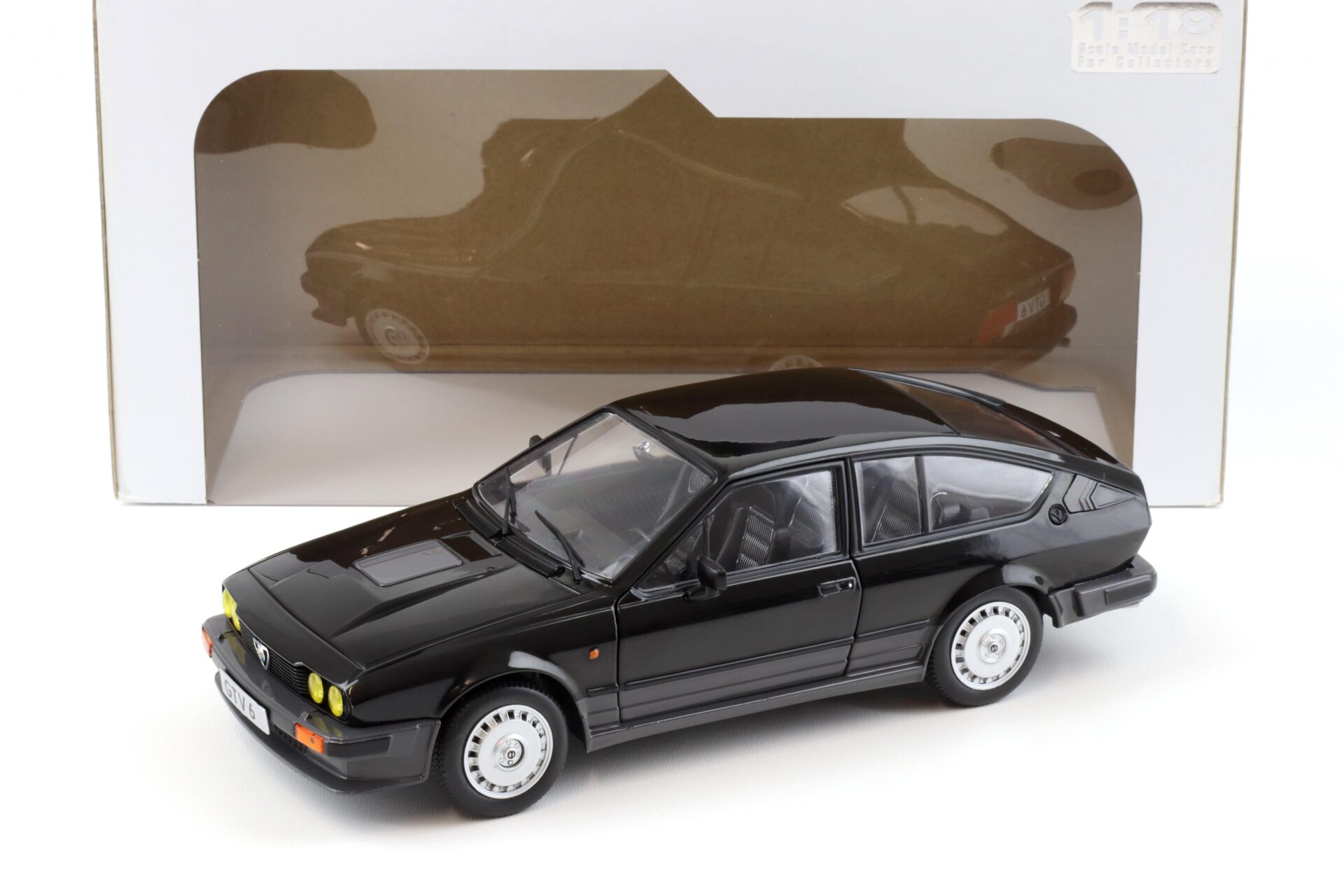 1:18 Solido Alfa Romeo GTV 6 metallic black 1985