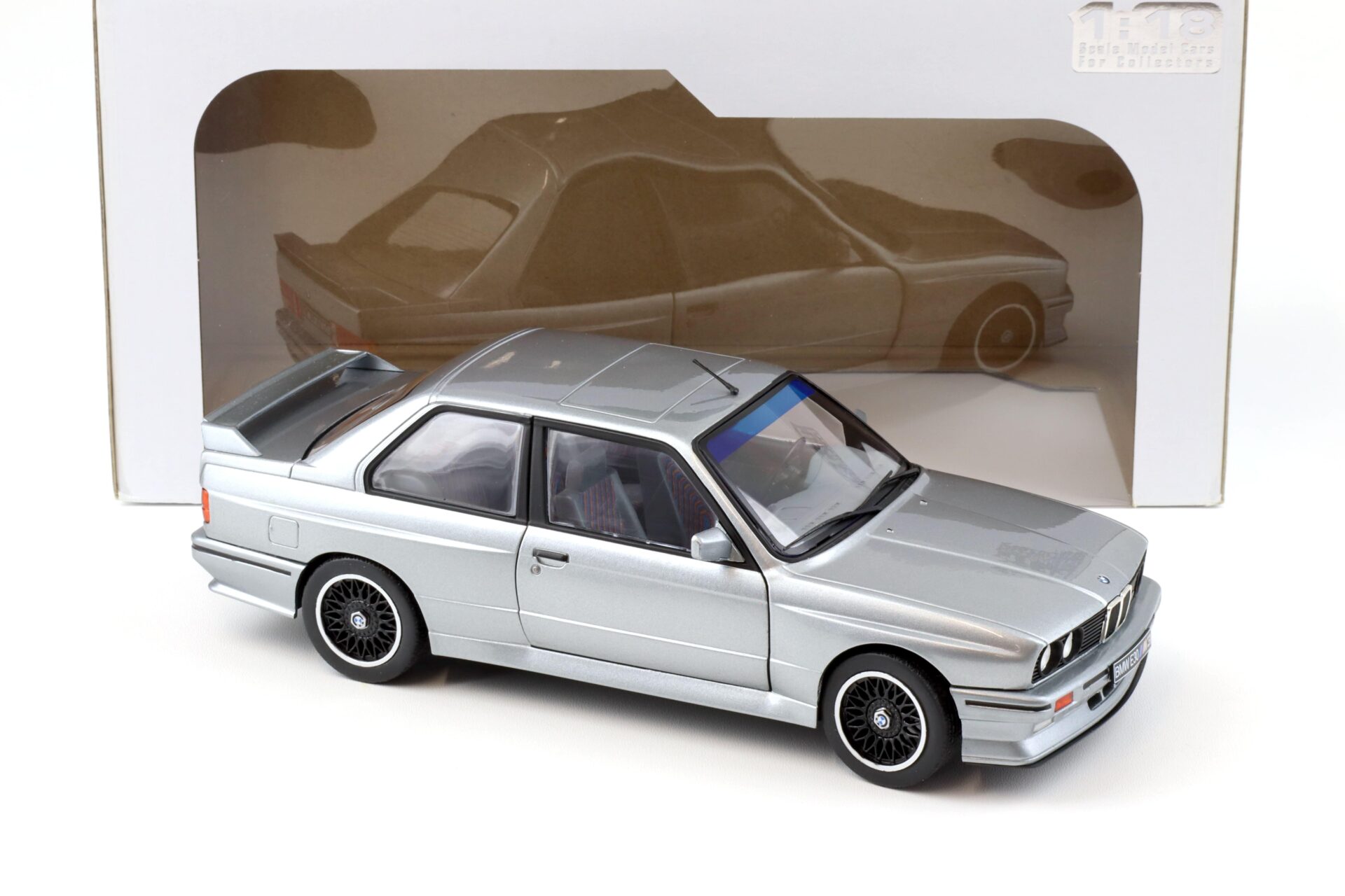 1:18 Solido BMW M3 E30 Cecotto silver/ grey metallic 1990