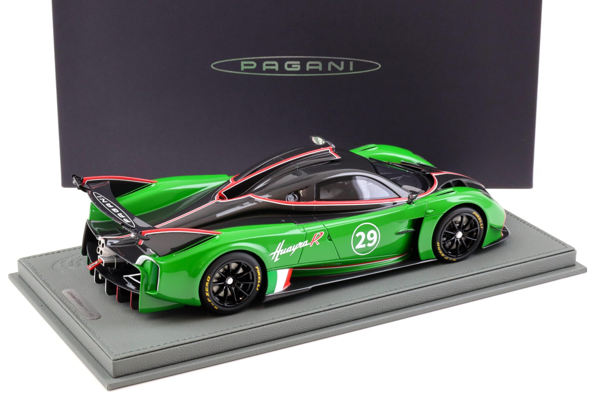 1:18 BBR Pagani Huayra R Gloss black Carbon/ verde prato - Limited 100 pcs.