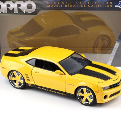 1:18 JADA Toys 2010 Chevrolet Camaro SS Coupe LOPRO metallic yellow/ black stripes