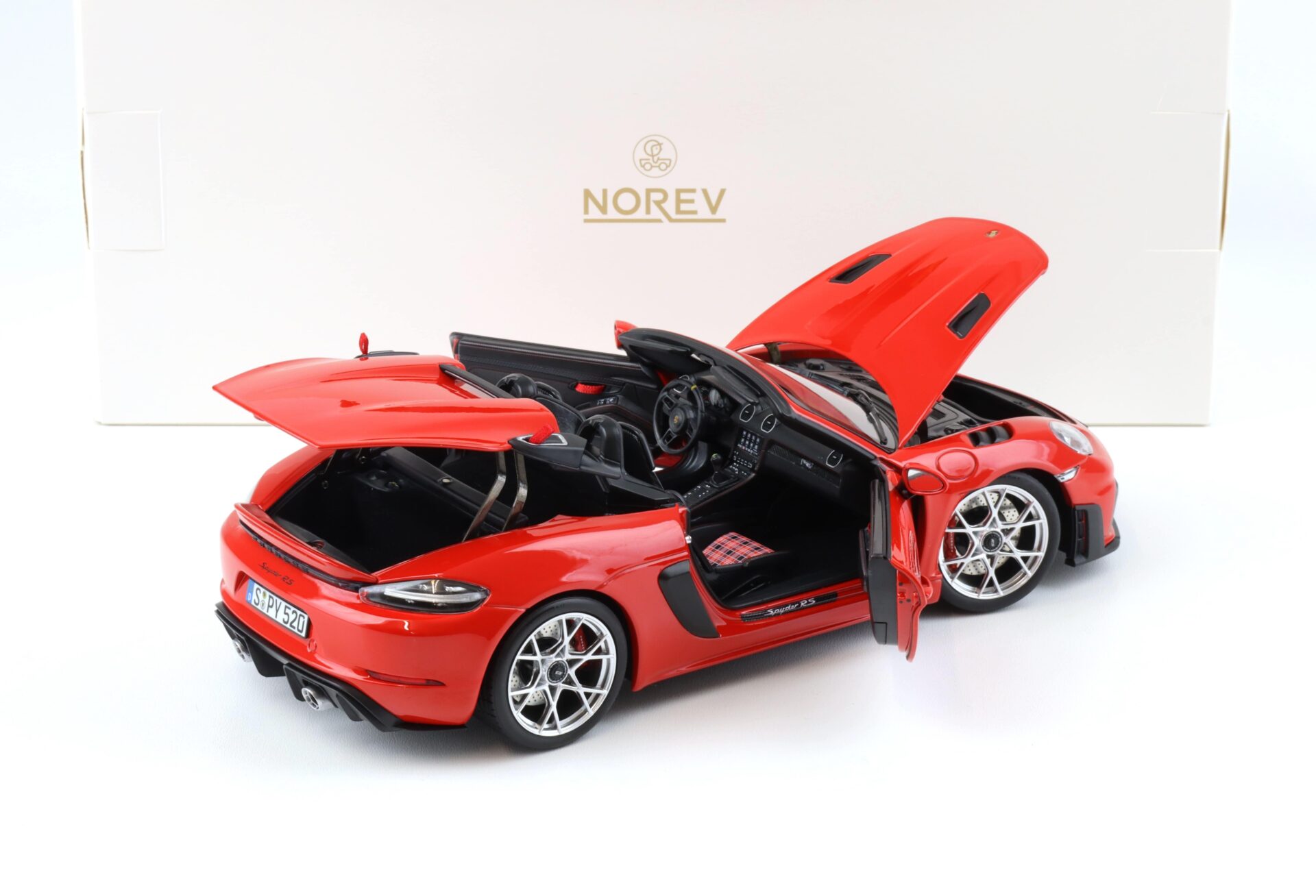 1:18 Norev Porsche 718 Spyder RS 2023 Guards red