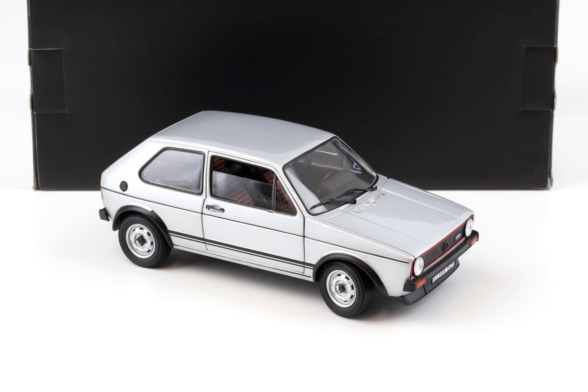 1:18 Norev VW Golf 1 GTI 1976 silver metallic 188486