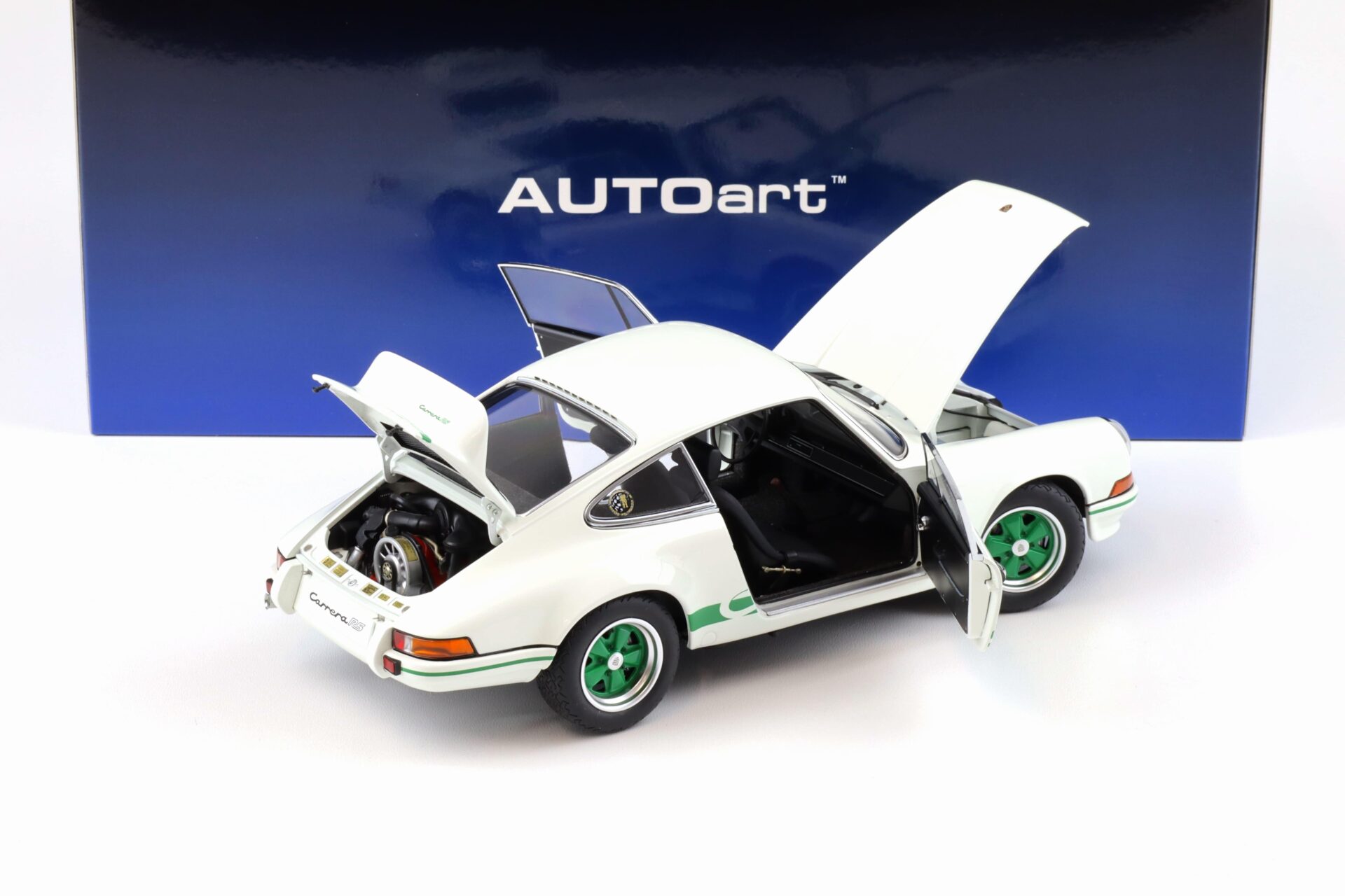 1:18 AUTOart Porsche 911 Carrera RS 2.7 Grand Prix white/ green stripes 78031