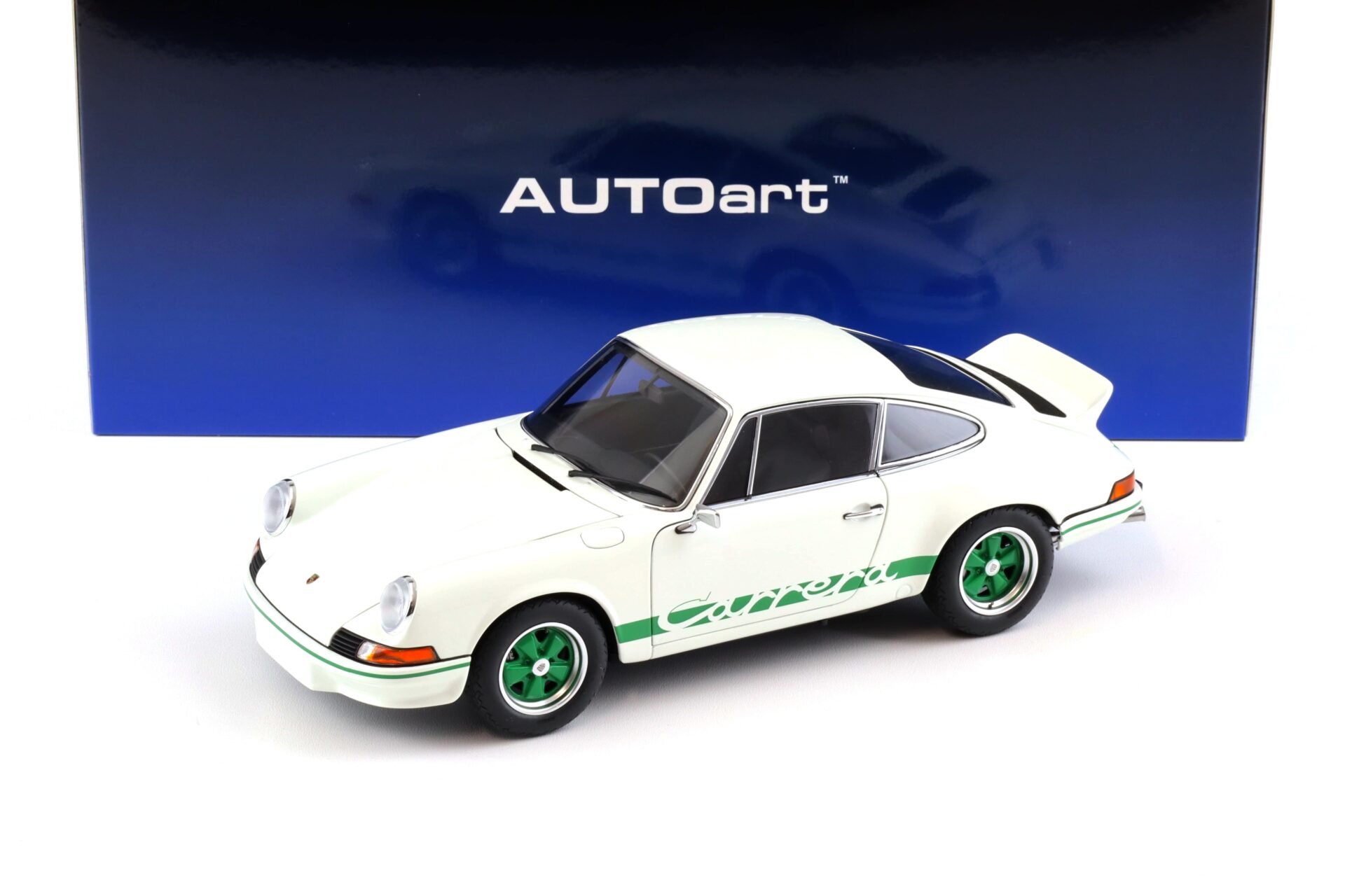 1:18 AUTOart Porsche 911 Carrera RS 2.7 Grand Prix white/ green stripes 78031