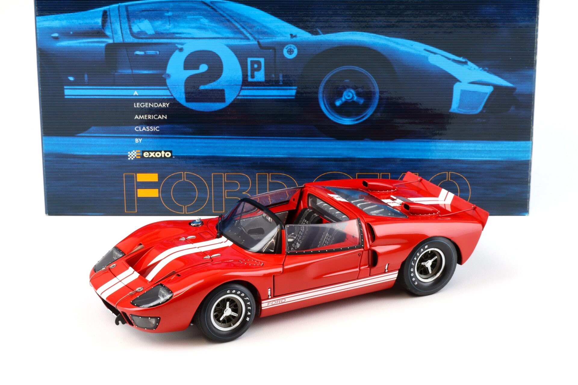 ID 99422 orig.jpg 1:18 Exoto Ford GT40 MKII Roadster 1966 red/ white stripes RLG19049