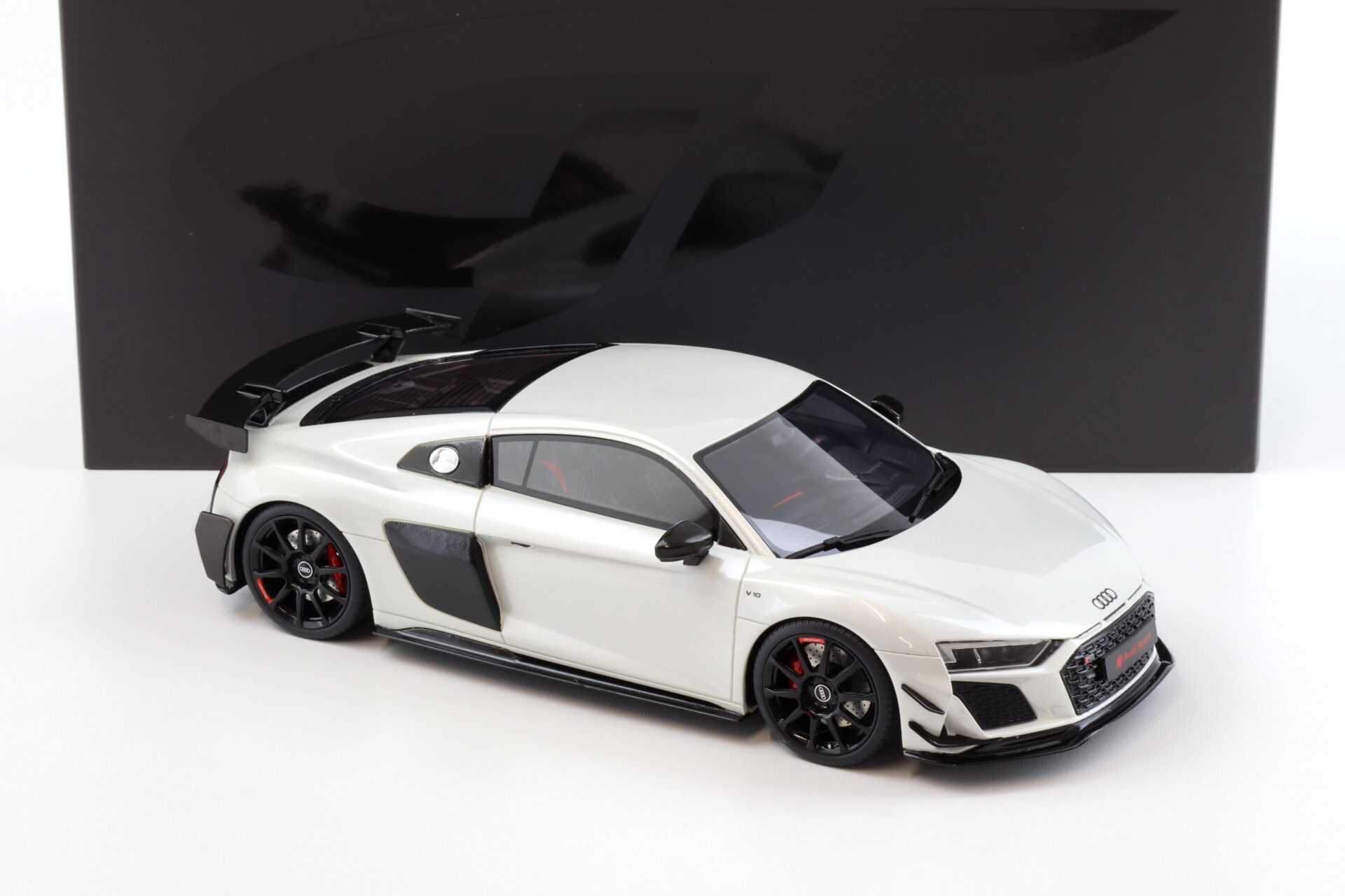 1:18 GT Spirit GT461 Audi R8 V10 GT Coupe Suzuka grey 2023