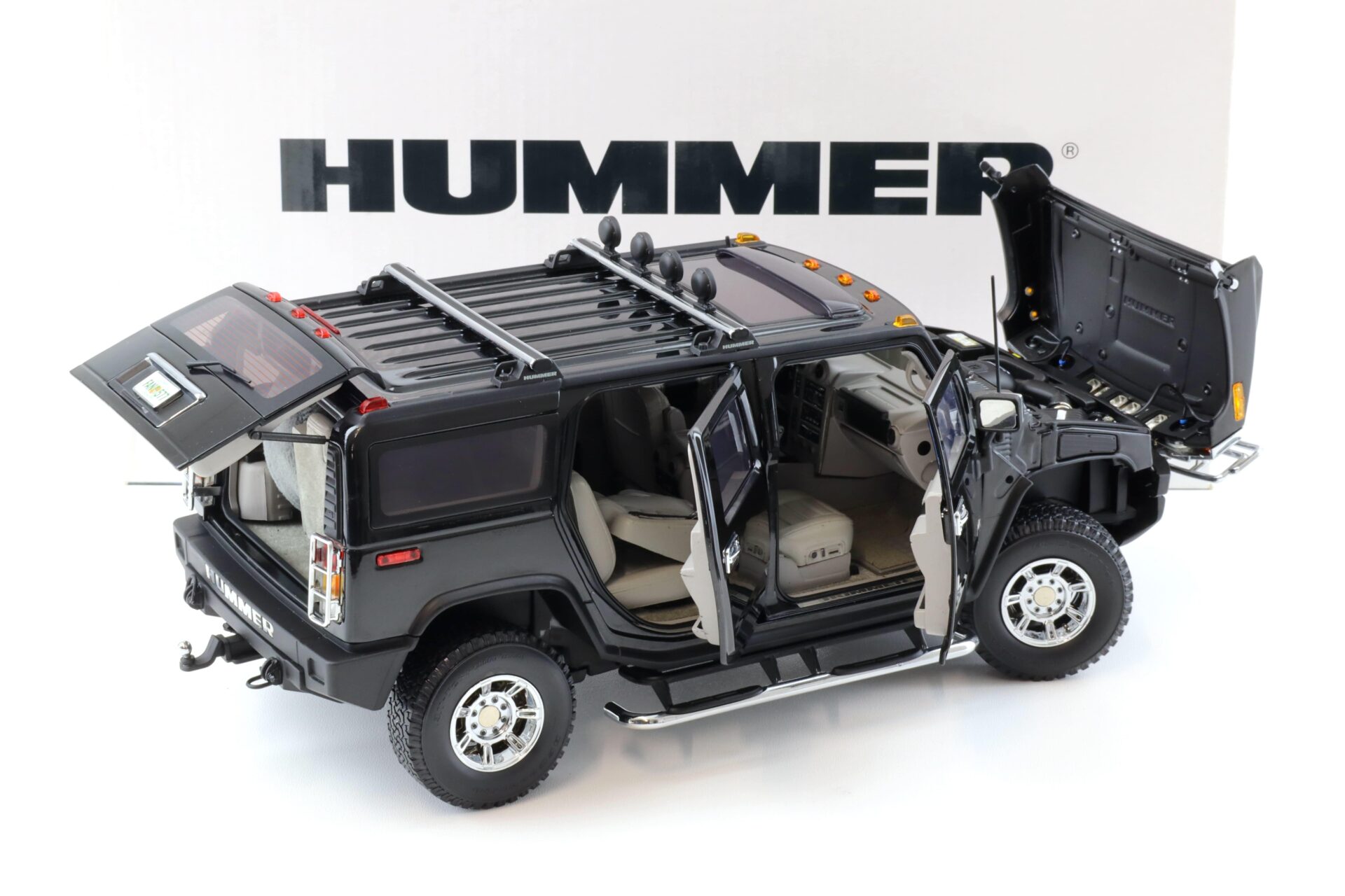 1:18 Highway61 Hummer H2 black 2005