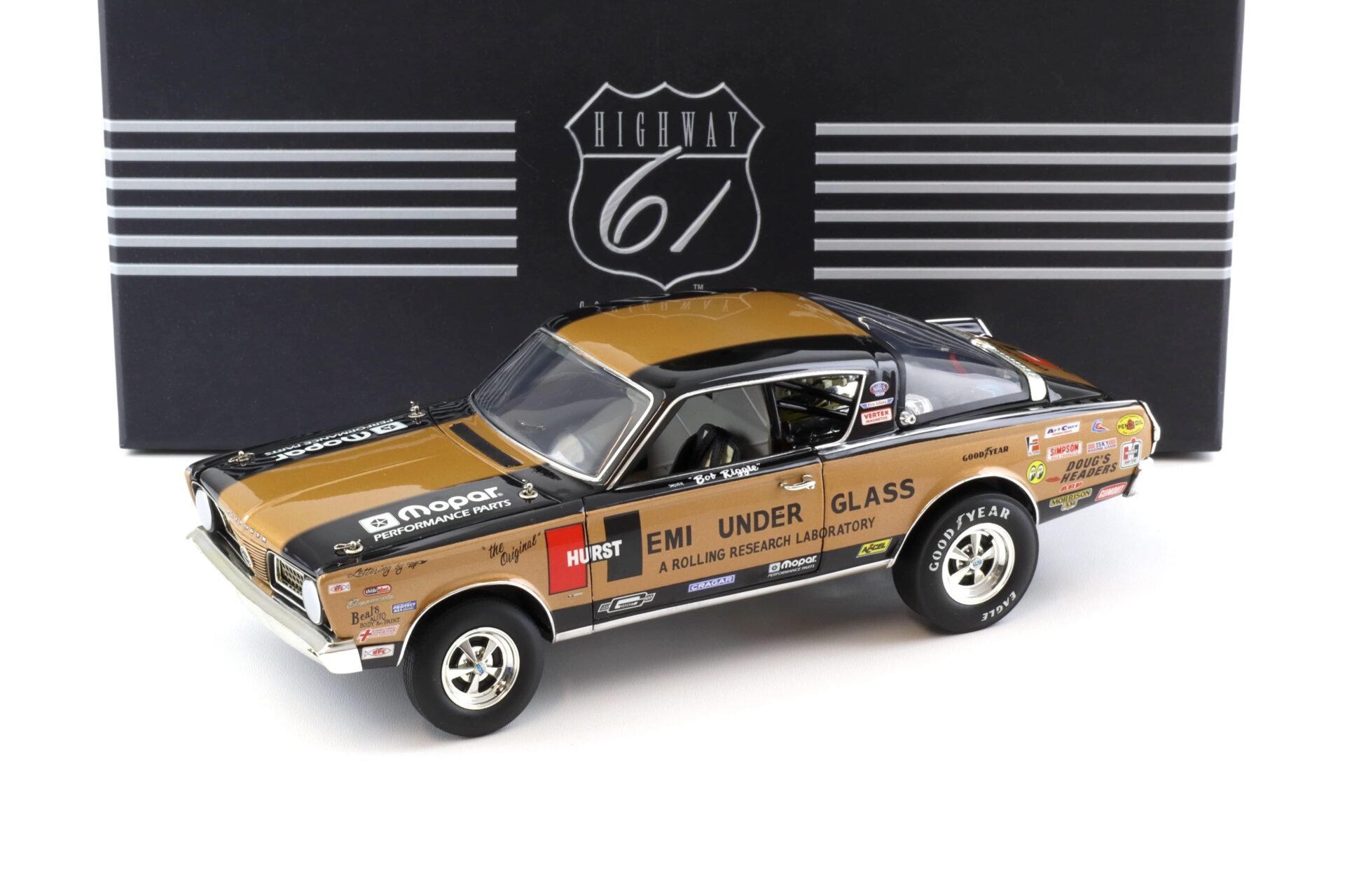 1:18 Highway61 Plymouth Barracuda Hemi Under Glass 1966 black/ bronze