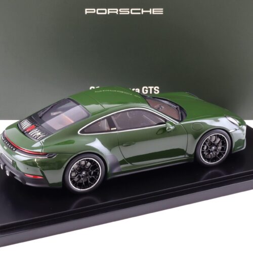 1:18 Spark Porsche 911 992.2 Carrera GTS Cuarenta Quercusverde WAP DEALER