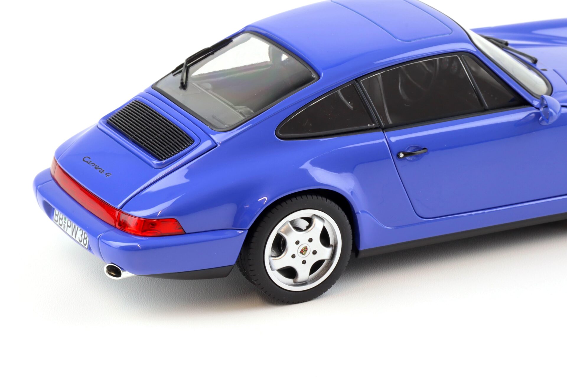 1:18 Norev Porsche 911 (964) Carrera 4 Coupe 1990 Maritim blue - Limited 504 pcs.