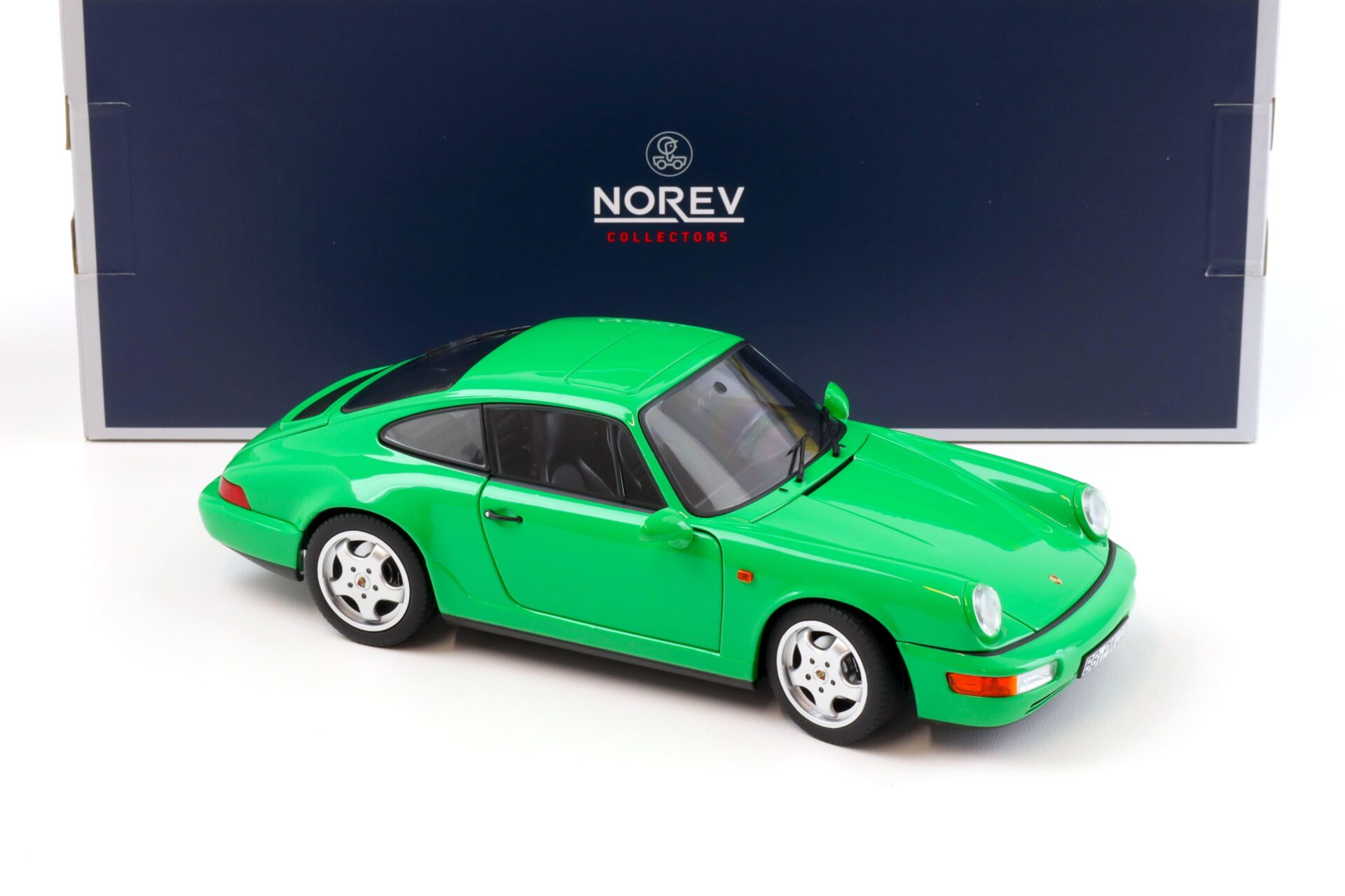 1:18 Norev Porsche 911 (964) Carrera 4 Coupe 1990 Signal green - Limited 504 pcs.