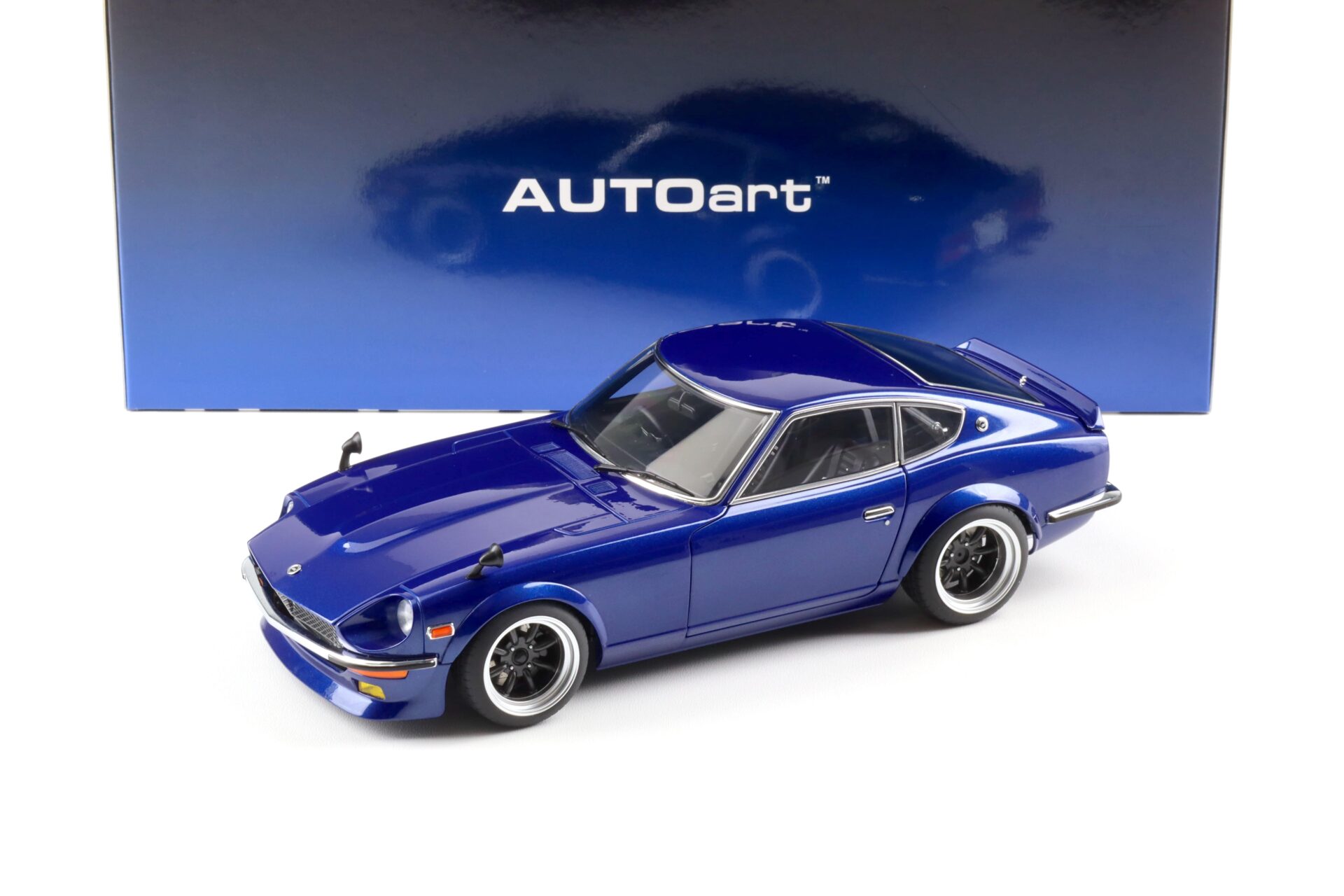 1:18 AUTOart Nissan Fairlady Z (S30) Wangan Midnight Akuma no Z Comic 1 Version 77453