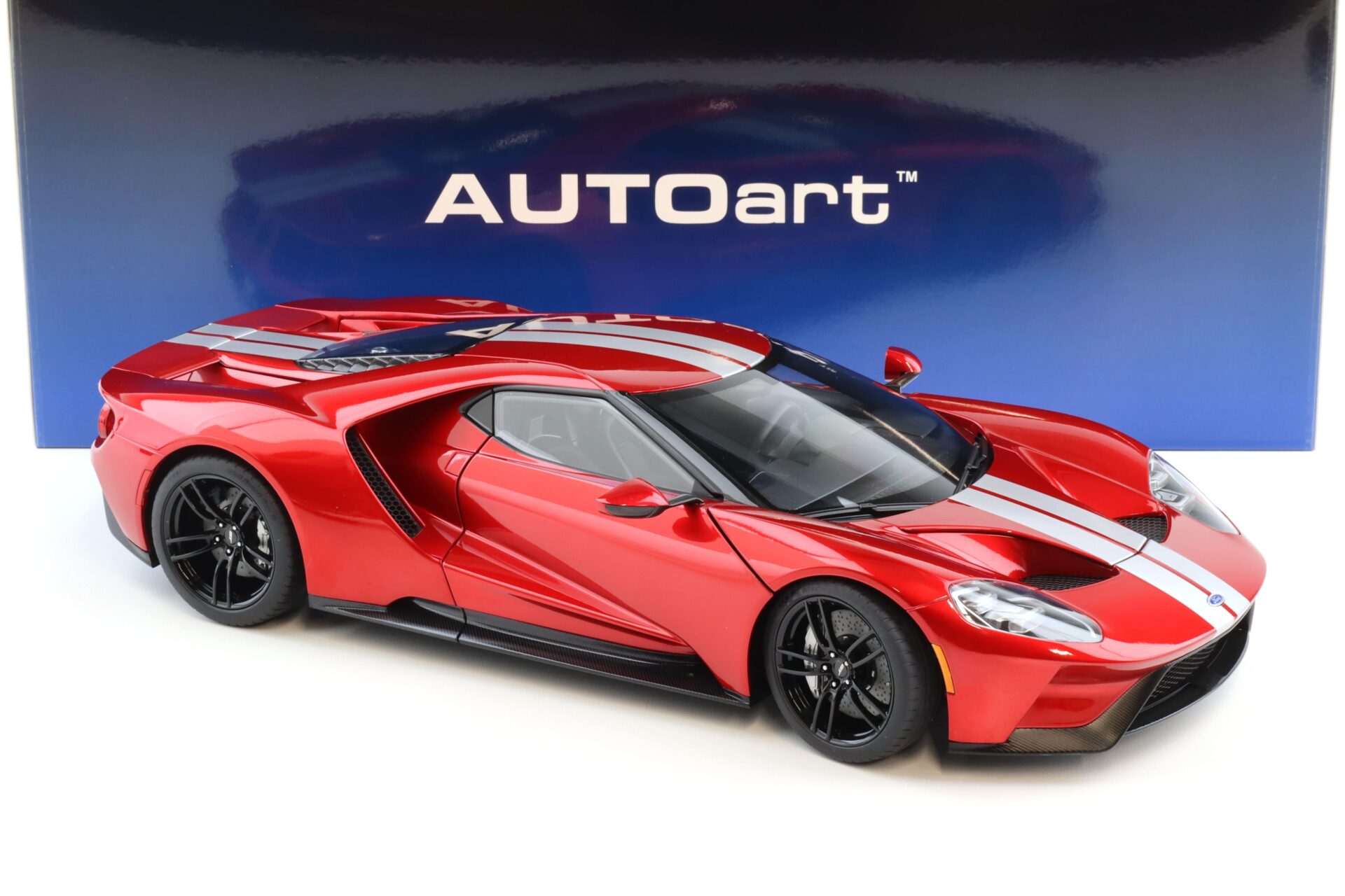1:12 AUTOart Ford GT 2017 liquid red/ silver stripes 12106
