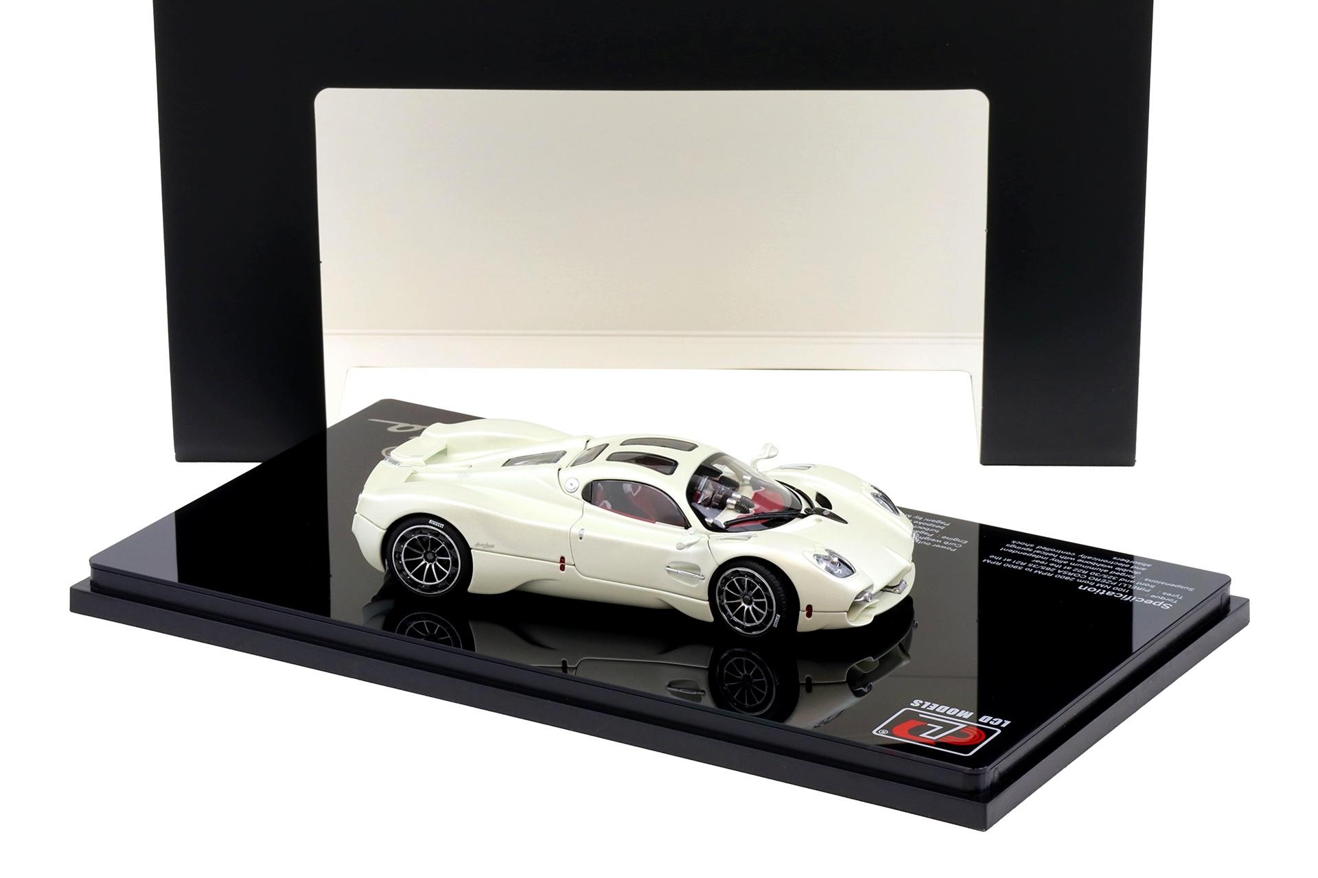 1:43 LCD Models Pagani Utopia Coupe white/ light gold LCD43012-WH