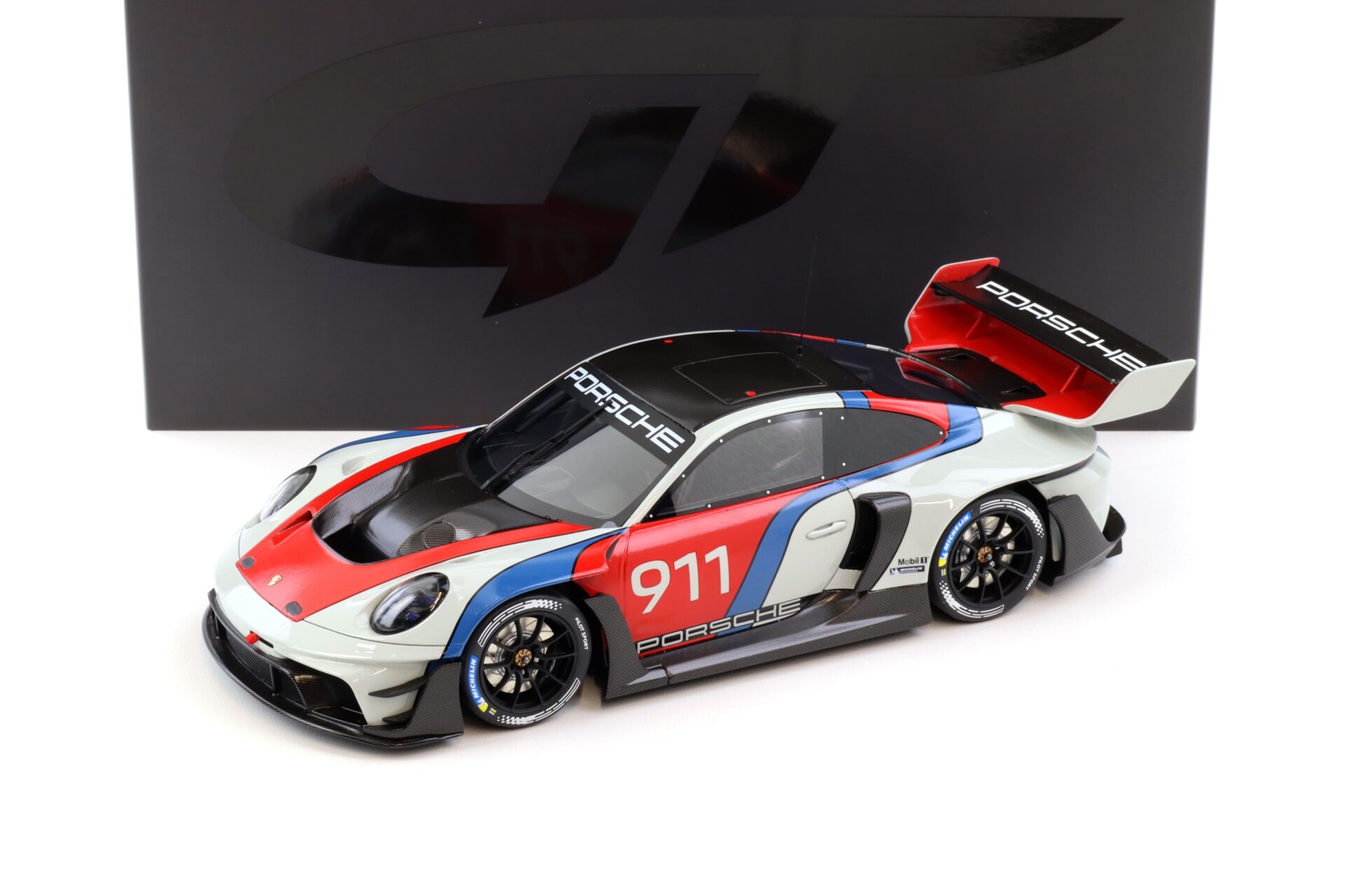 1:18 GT Spirit GT495 Porsche 911 992 GT3 R Rennsport 2023 #911