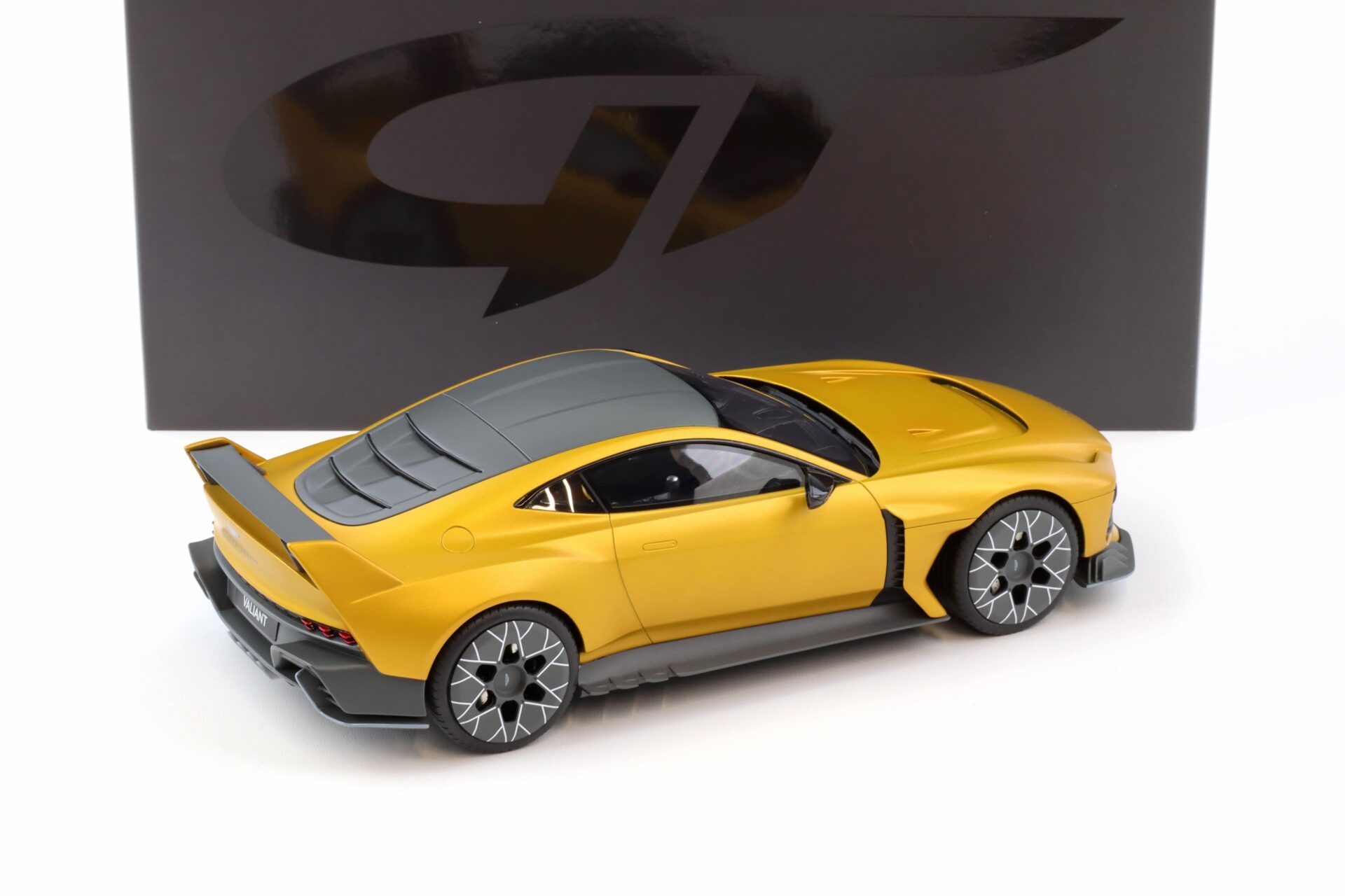 1:18 GT Spirit GT546 Aston Martin Valiant Coupe Auric gold metallic 2024