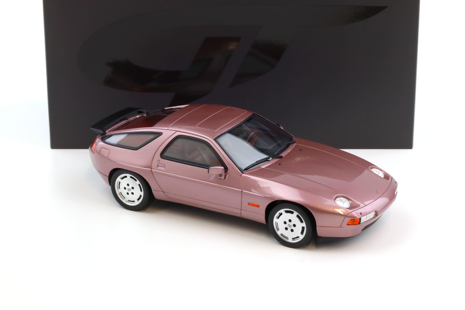 1:18 GT Spirit GT524 Porsche 928 S Coupe Cassis red metallic 1980