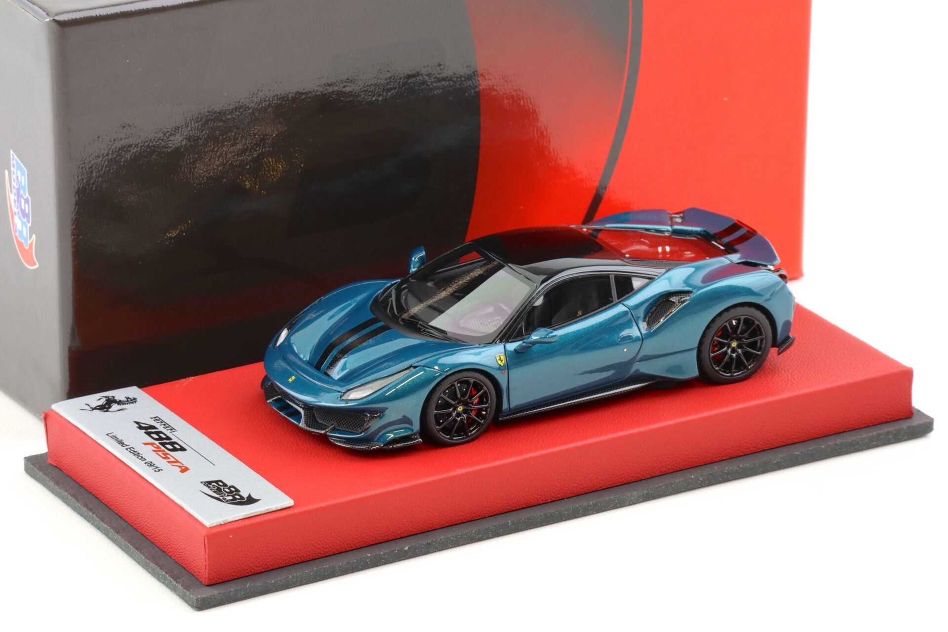 1:43 BBR Ferrari 488 Pista Blu Capri/ black roof with leather base - Limited 15 pcs.