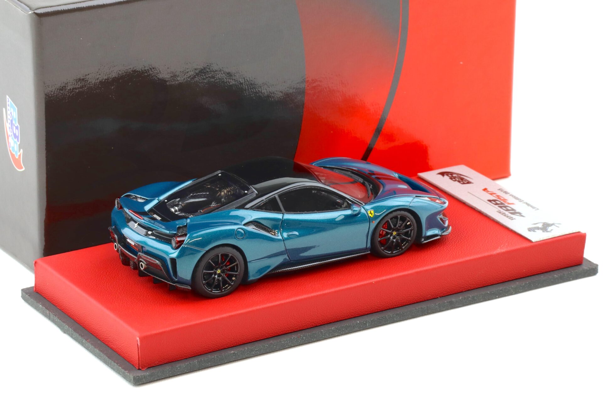 1:43 BBR Ferrari 488 Pista Blu Capri/ black roof with leather base - Limited 15 pcs.
