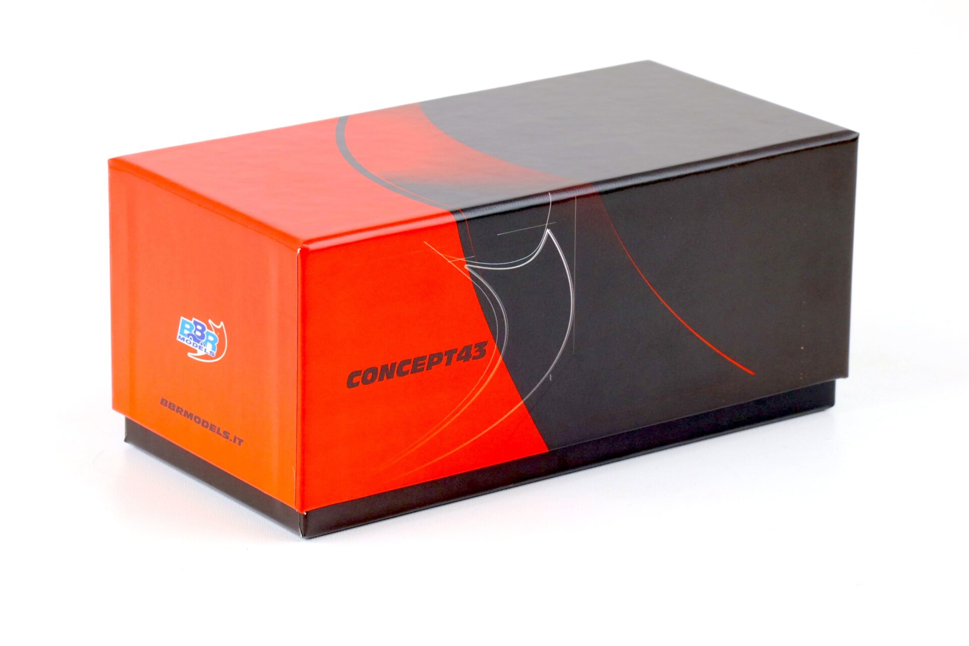 1:43 BBR Ferrari 488 Pista Blu Capri with leather base - Limited 15 pcs.