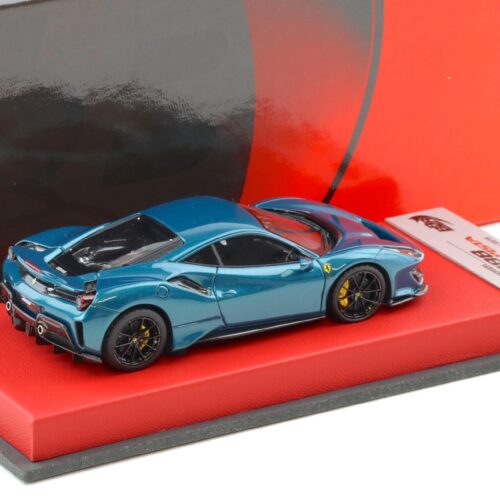 1:43 BBR Ferrari 488 Pista Blu Capri with leather base - Limited 15 pcs.