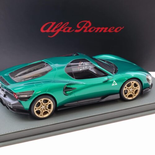 1:18 BBR Alfa Romeo 33 Stradale Verde Montreal green metallic - Limited 233 pcs.