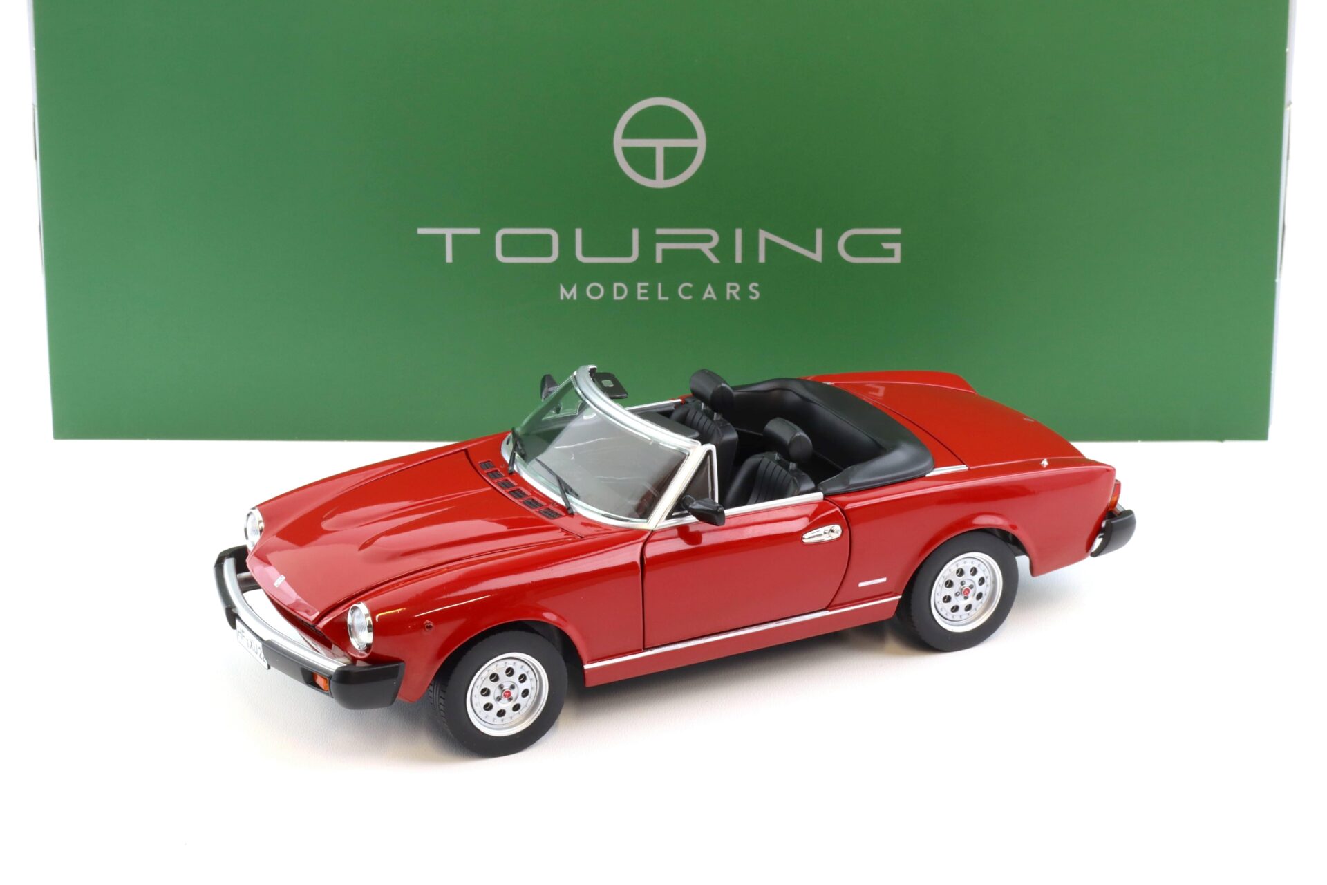 1:18 Touring Modelcars Pininfarina Spidereuropa 1982 rosso red