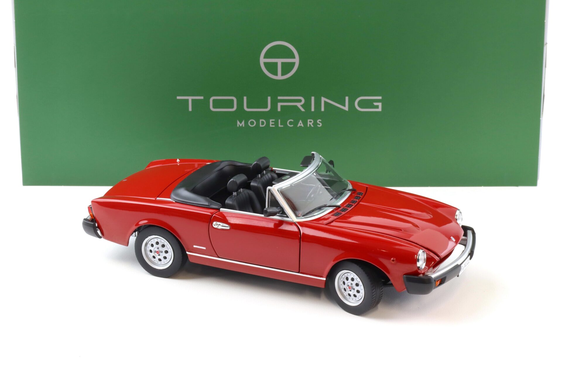 1:18 Touring Modelcars Pininfarina Spidereuropa 1982 rosso red