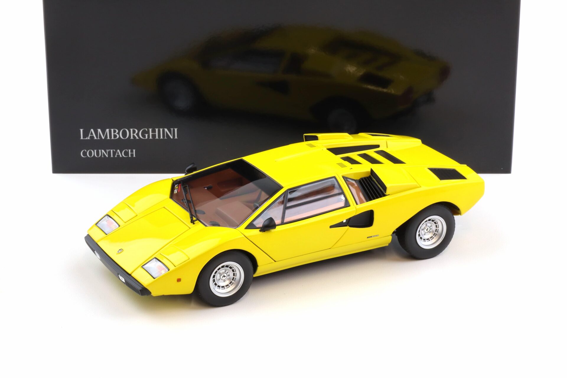 1:18 Kyosho Lamborghini Countach LP 400 Coupe yellow KS08321YT