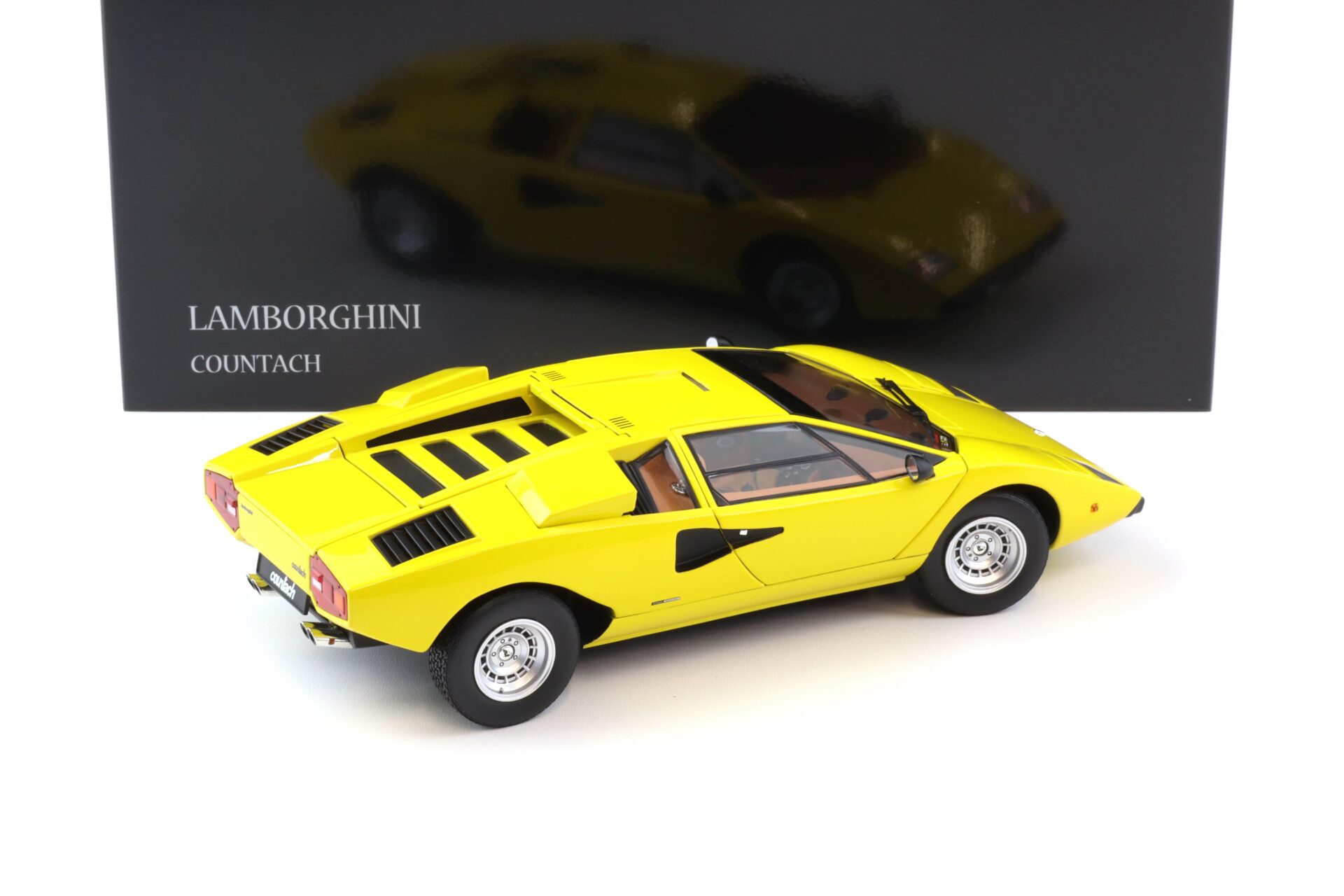 1:18 Kyosho Lamborghini Countach LP 400 Coupe yellow KS08321YT