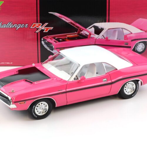 1:18 Greenlight 1970 Dodge Challenger R/T 440 Six Pack Coupe Panther pink