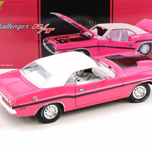 1:18 Greenlight 1970 Dodge Challenger R/T 440 Six Pack Coupe Panther pink