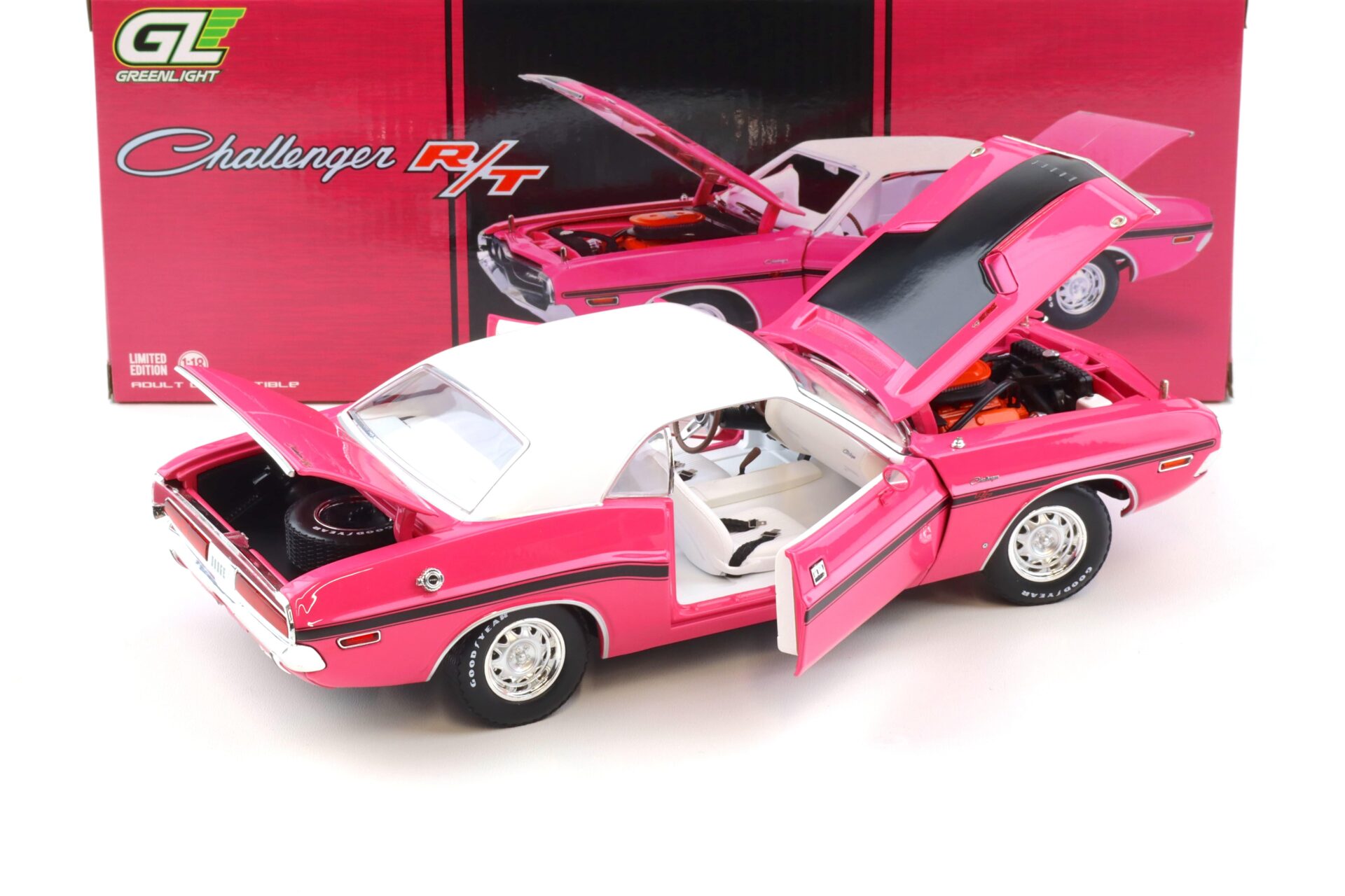 1:18 Greenlight 1970 Dodge Challenger R/T 440 Six Pack Coupe Panther pink