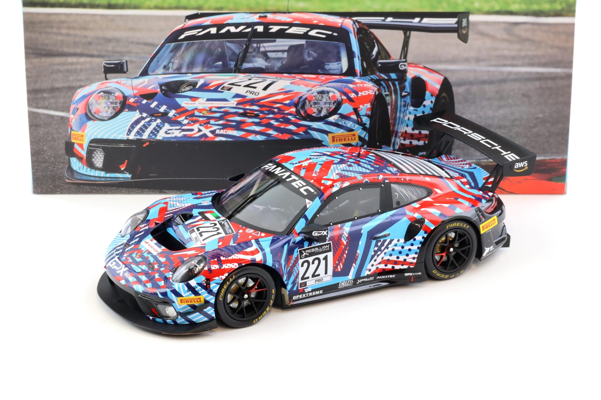 1:18 IXO Porsche 911 992 GT3 R #221 Test Days 24h SPA 2022 GPX Martini Racing