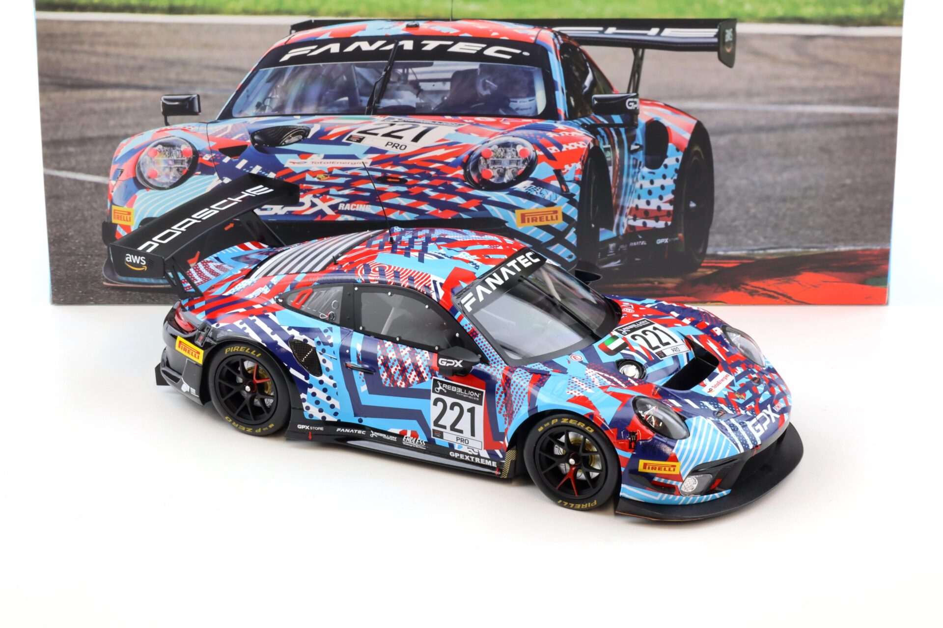 1:18 IXO Porsche 911 992 GT3 R #221 Test Days 24h SPA 2022 GPX Martini Racing