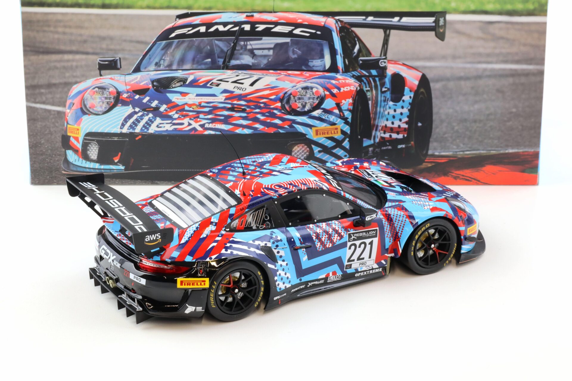 1:18 IXO Porsche 911 992 GT3 R #221 Test Days 24h SPA 2022 GPX Martini Racing